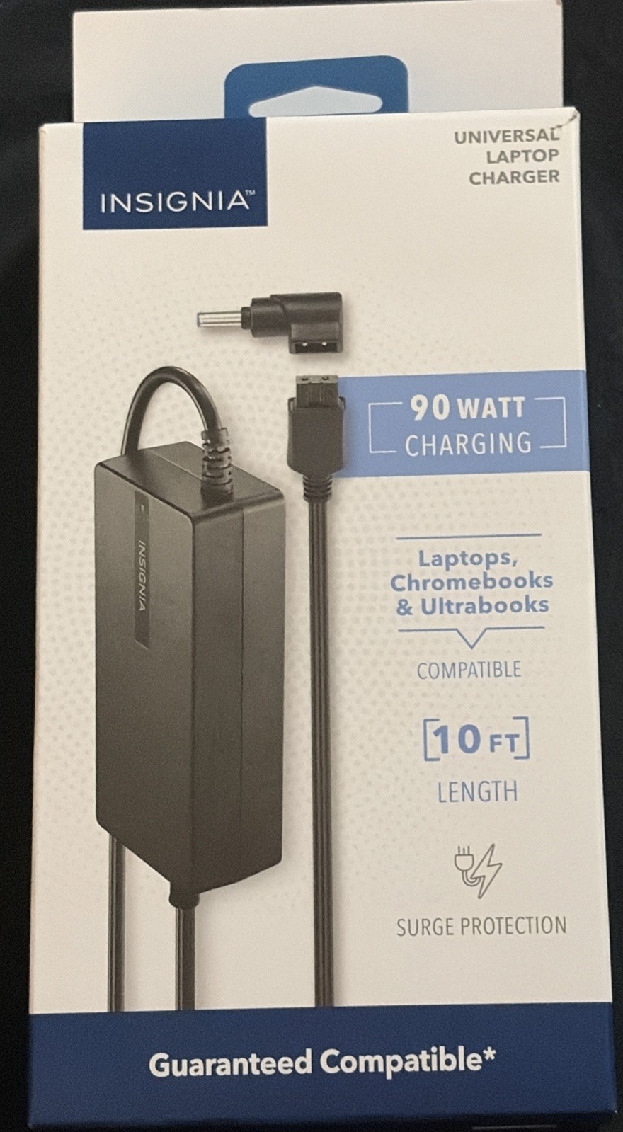 Insignia- Universal 90W Laptop Charger - Black