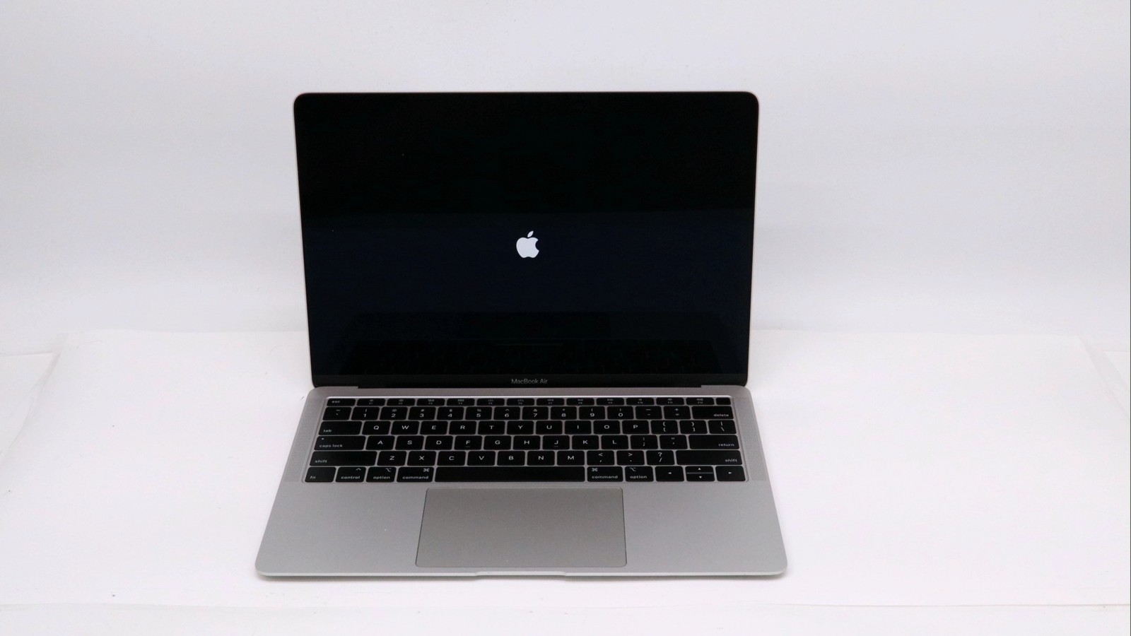 Apple Macbook Air 13" i5-8210Y 8GB 256GB READ DESC