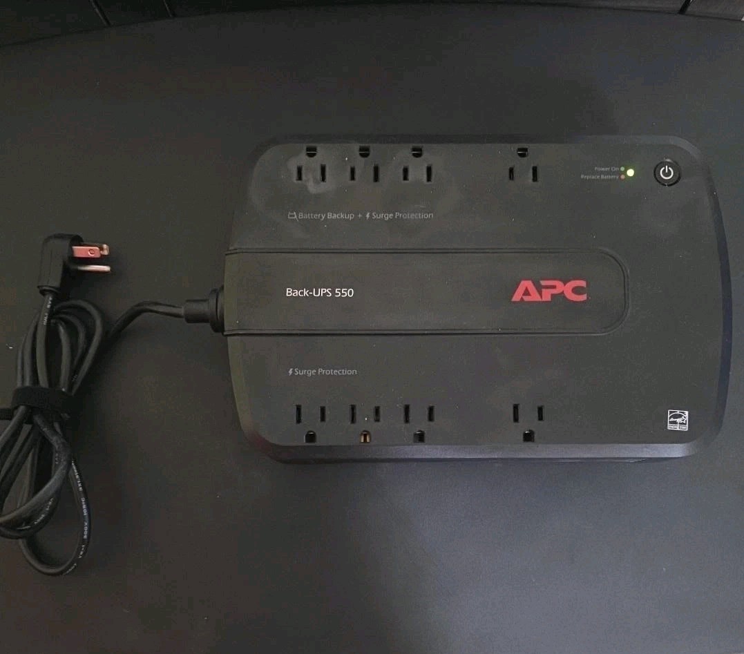 APC Back-UPS 550VA 330W UPS Battery Backup 8-Outlet Tested Working