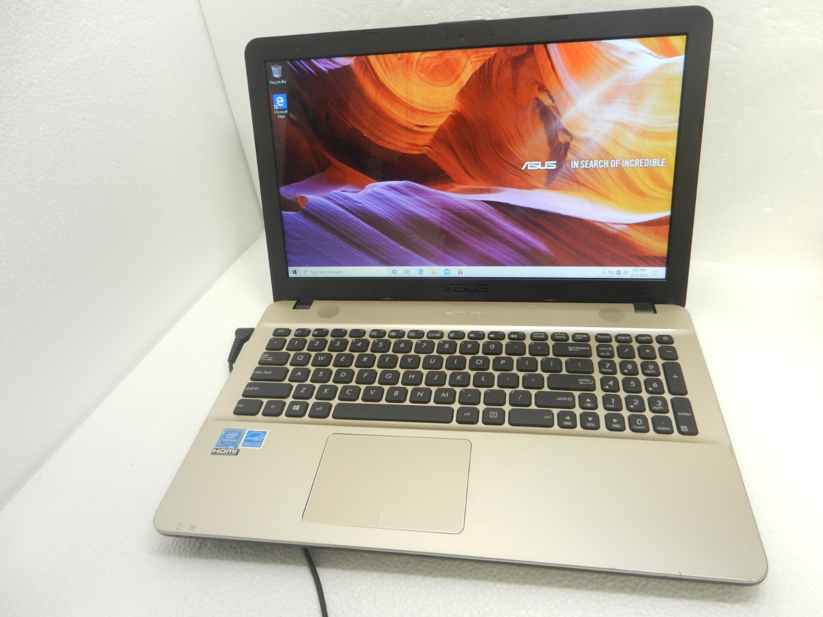 ASUS VivoBook X541N Notebook PC 15.6" Intel Pentium Windows 10