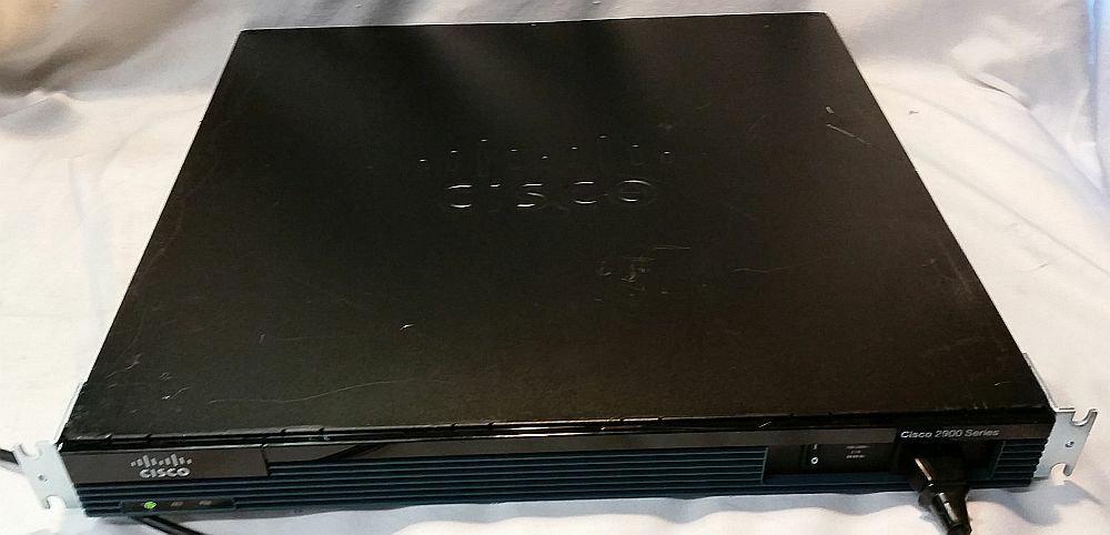 Cisco 2901 CISCO2901/K9 V06 Integrated Services Router w/  2x EHWIC D8ESG Used