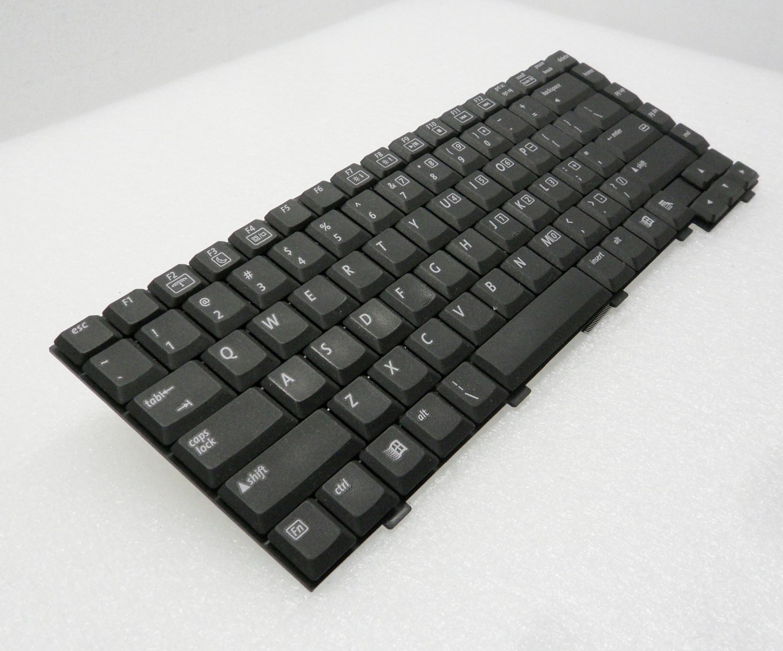 Genuine Compaq Presario 900 Keyboard 285530-001