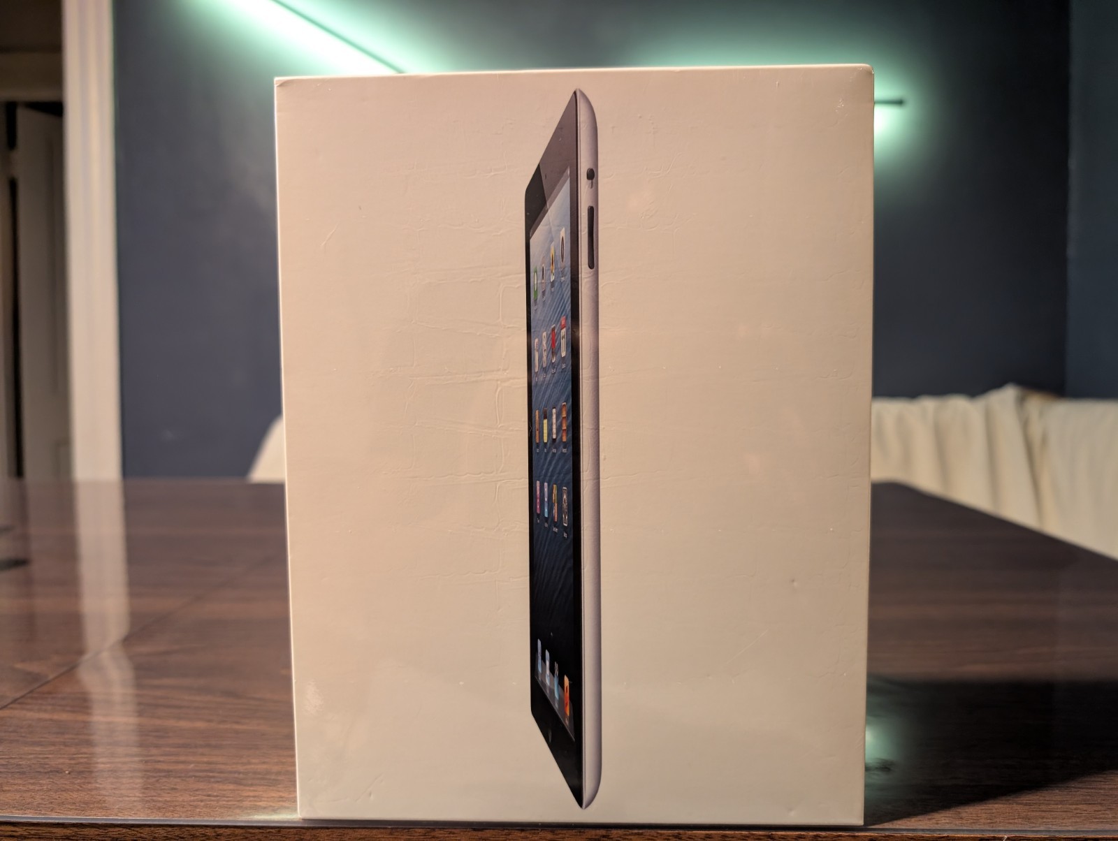 Apple iPad 4th Gen 32GB Black Wi-Fi Cellular A1459 MD517LL/A New Sealed 2012