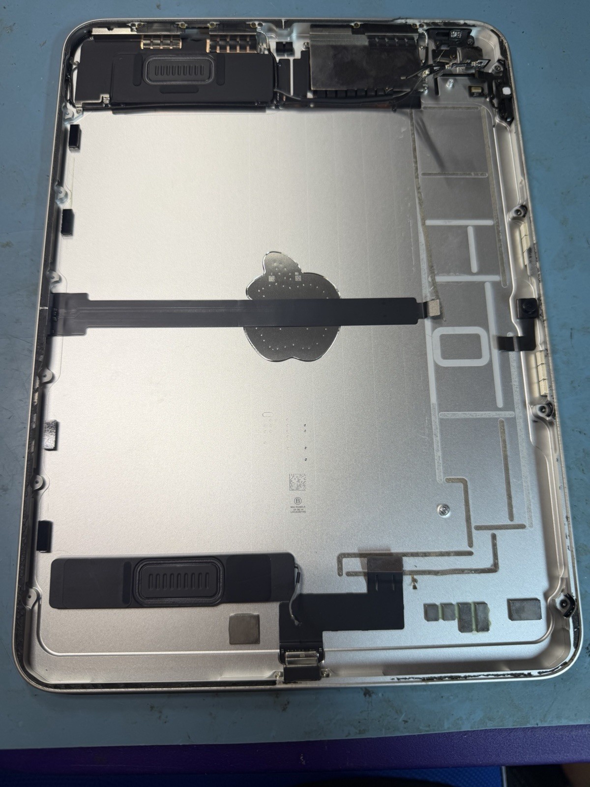 OEM Apple iPad 11th Gen. A3354 Silve Back Cover Housing Frame- GRADE A 🔥