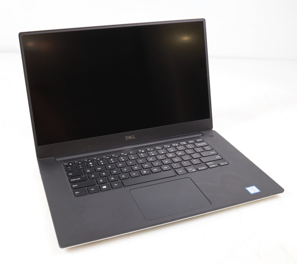 Dell Precision 5520 15.6" Intel Xeon E3-1505M v6 4GB DDR4 Quadro M1200 No HDD OS