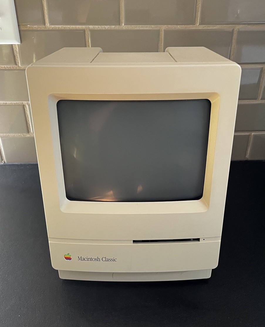VTG Macintosh Classic M1420 Apple Computer 1990 