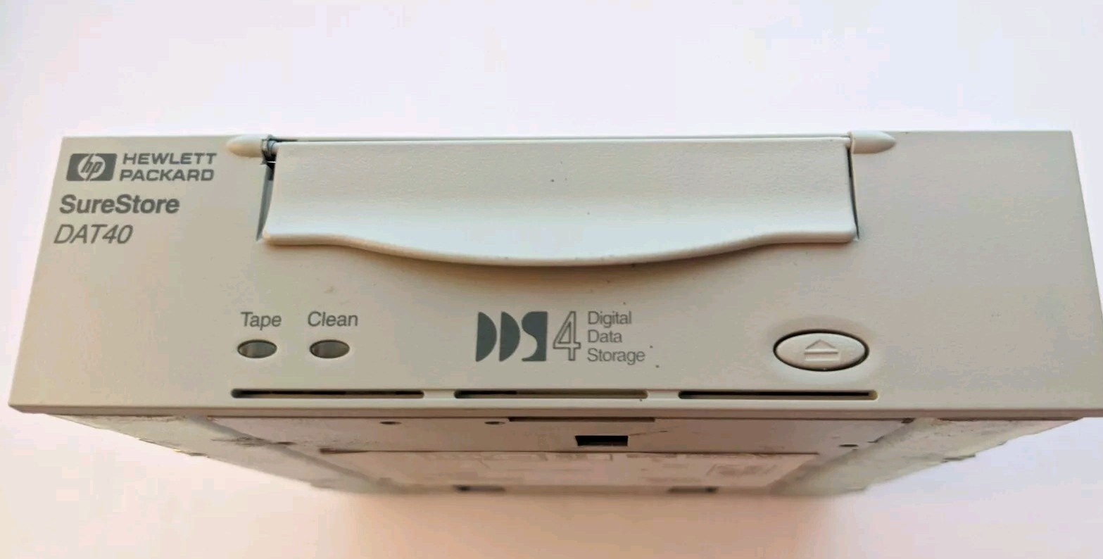 HP SureStore DAT40 DDS4 20/40Gb Internal Tape Drive C5686A