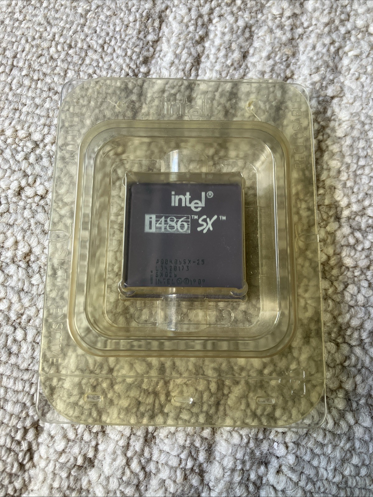 Vintage Intel i486SX A80486SX-25 SX-826 CPU Processor Untested 1989