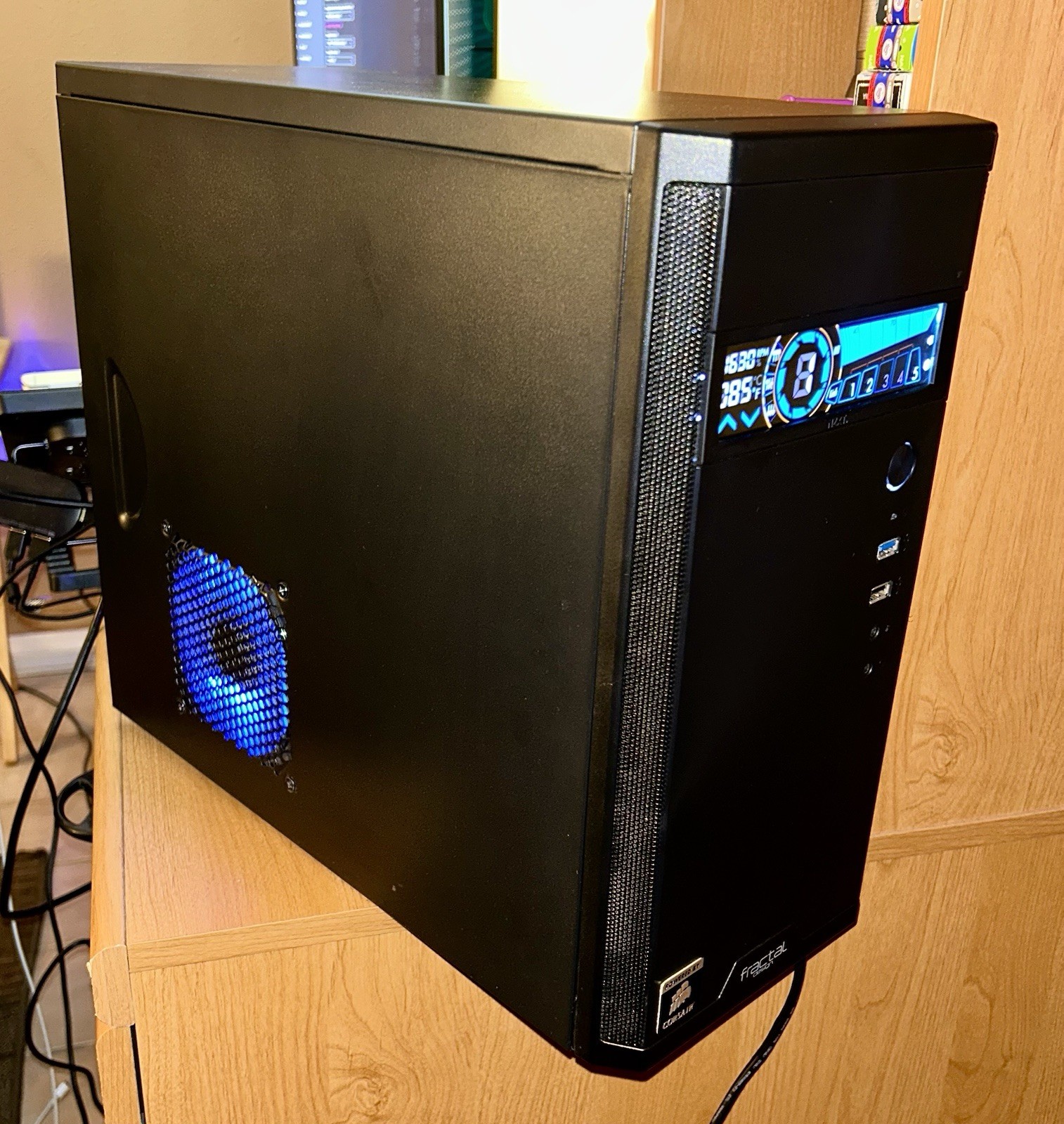 Starter Gaming PC AMD FX-6300 Radeon R9 290 4gb DDR5 1tb HDD MicroATX w/M+K READ