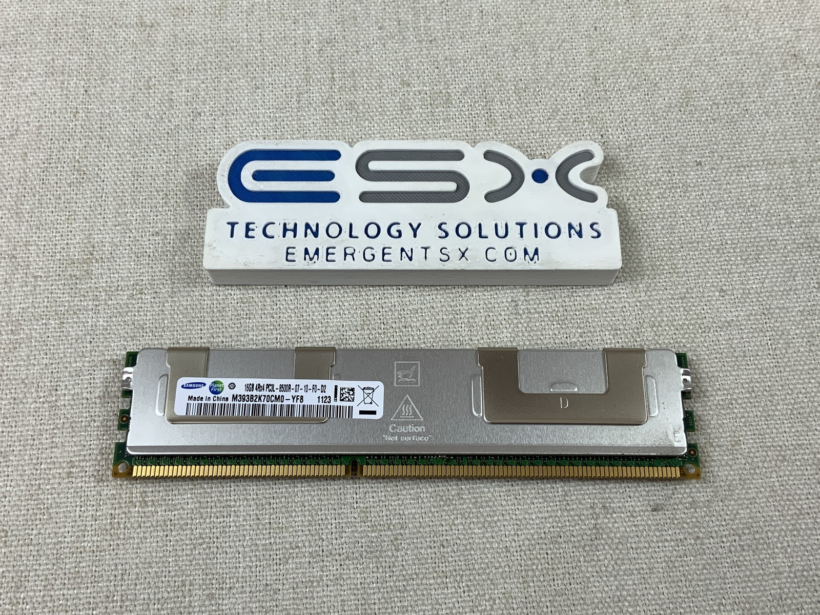 Samsung M393B2K70CM0-YF8 16GB 4Rx4 PC3-8500R DDR3-1066MHz ECC Server Memory DIMM