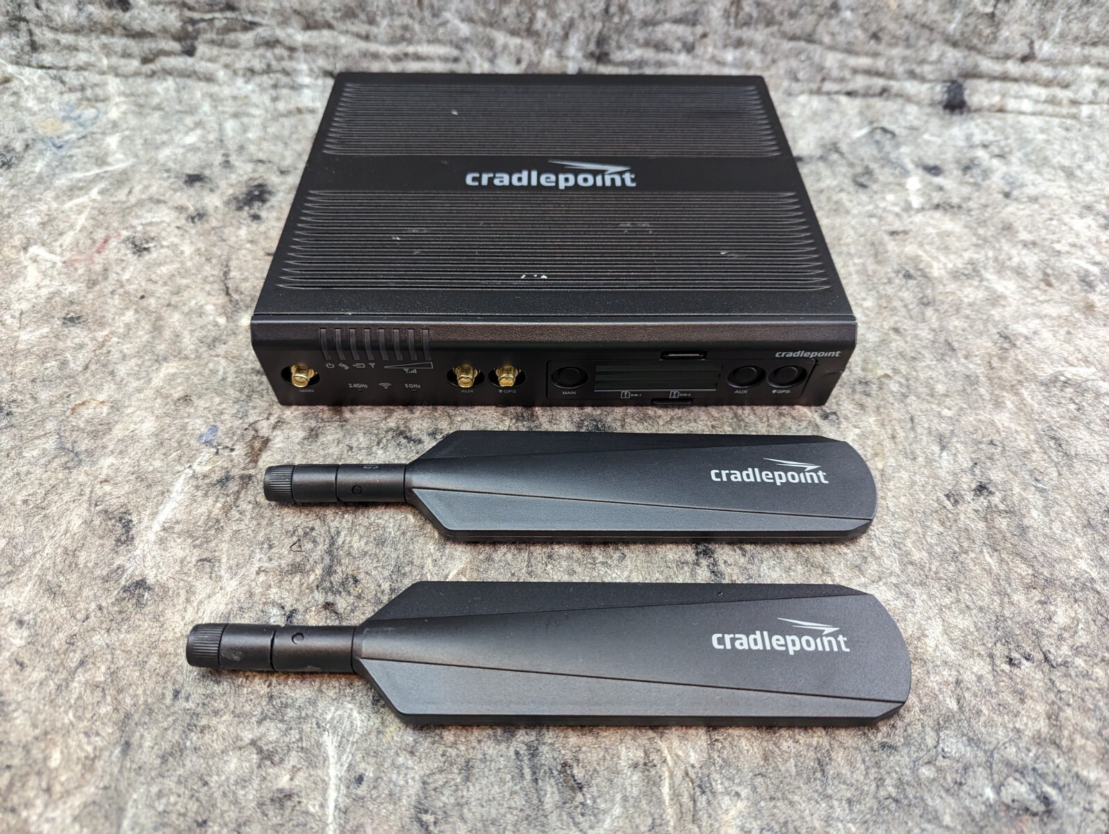 Cradlepoint AER2200-600M 4-Port PoE LTE Router - Untested