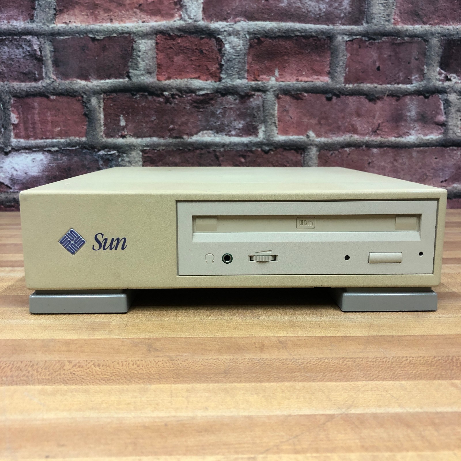 Sun Microsystems Model 411 External SCSI CD-ROM Drive (WORKS)