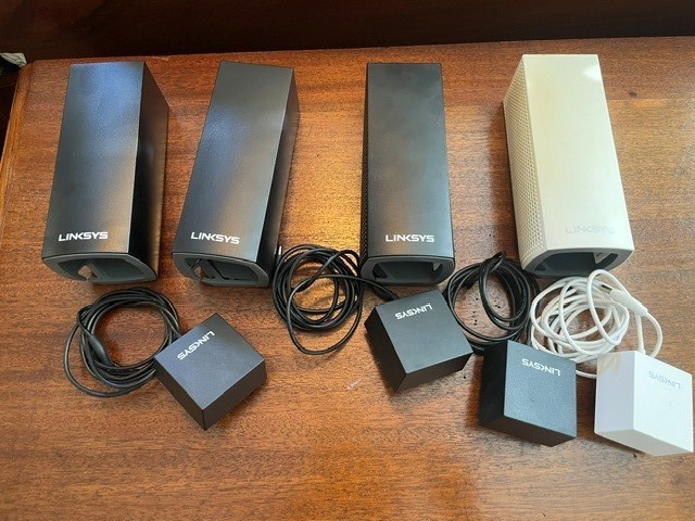 Linksys Velop Tri Band WHW03 V2 Whole Home Inteligent Mesh Wi-Fi Tower Router