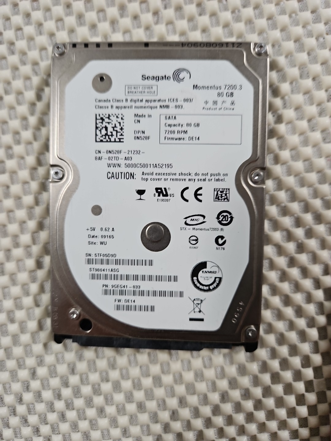 Seagate ST9160411ASG 80GB P/N: 9GE42-033 F/W: DE14 WU 