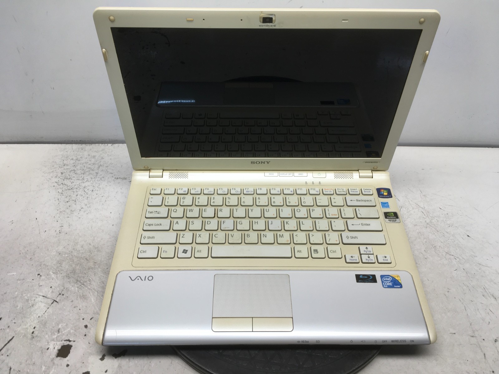 Sony Vaio VPCCW17FX Intel Core 2 Duo T6600 2.2GHz 8 GB NO HDD No Batt