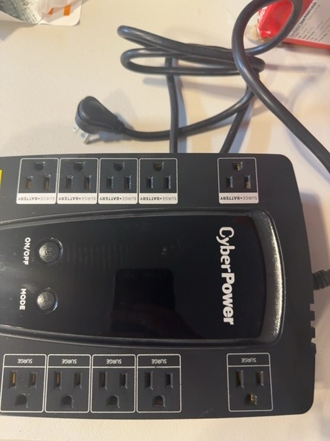 CyberPower LE1000DG Open Box