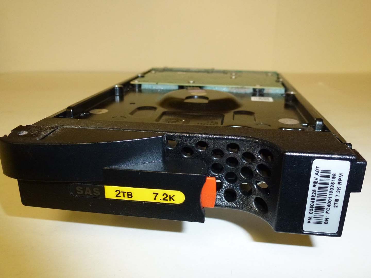 EMC  005049225 2TB 7.2K 6Gbps 3.5" SAS HDD V2-PS07-020 for  VNXe3100 VNXe3150 