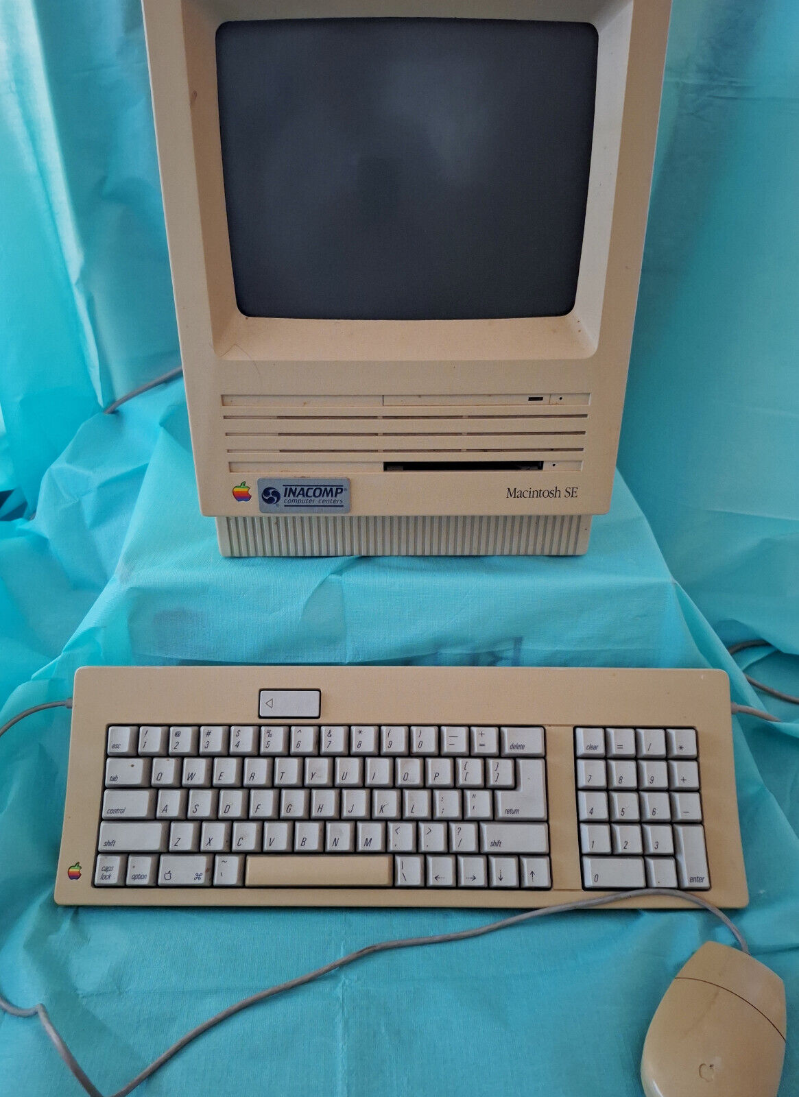 Vintage Apple Macintosh SE M5011 Computer - Works see description