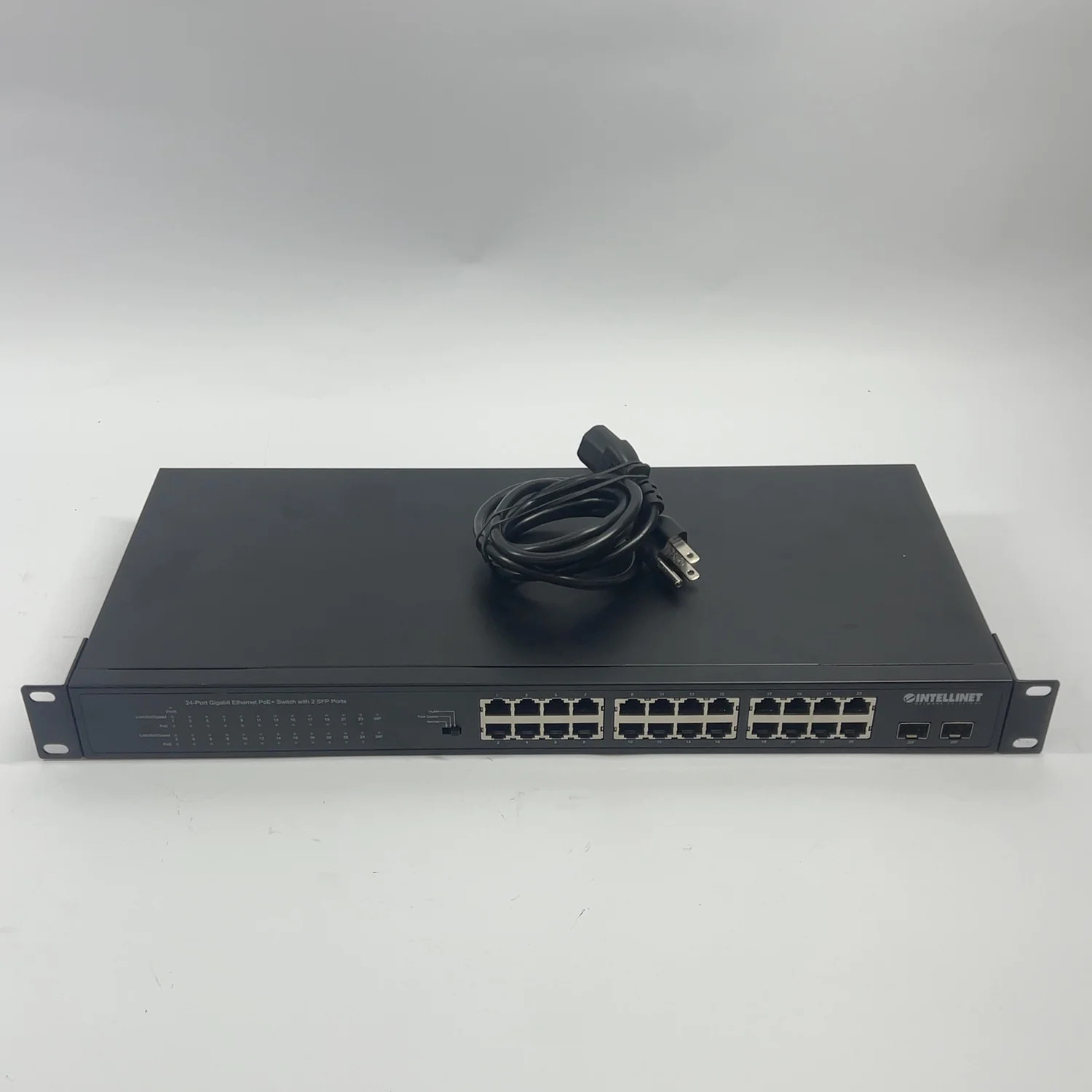 Intellinet 24-Port Gigabit Ethernet PoE + Switch 561891