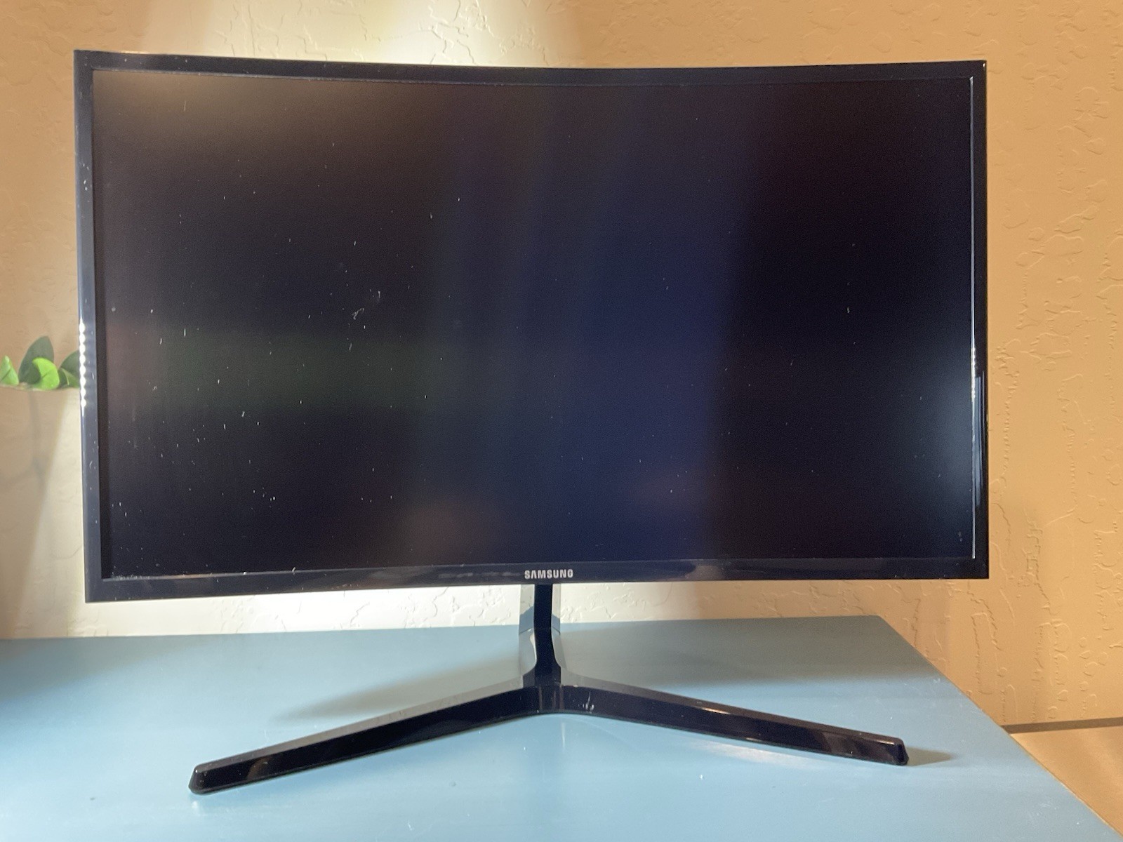 Samsung C27F398 27” Curved Monitor  1080p HDMI DisplayPort - Local Pickup