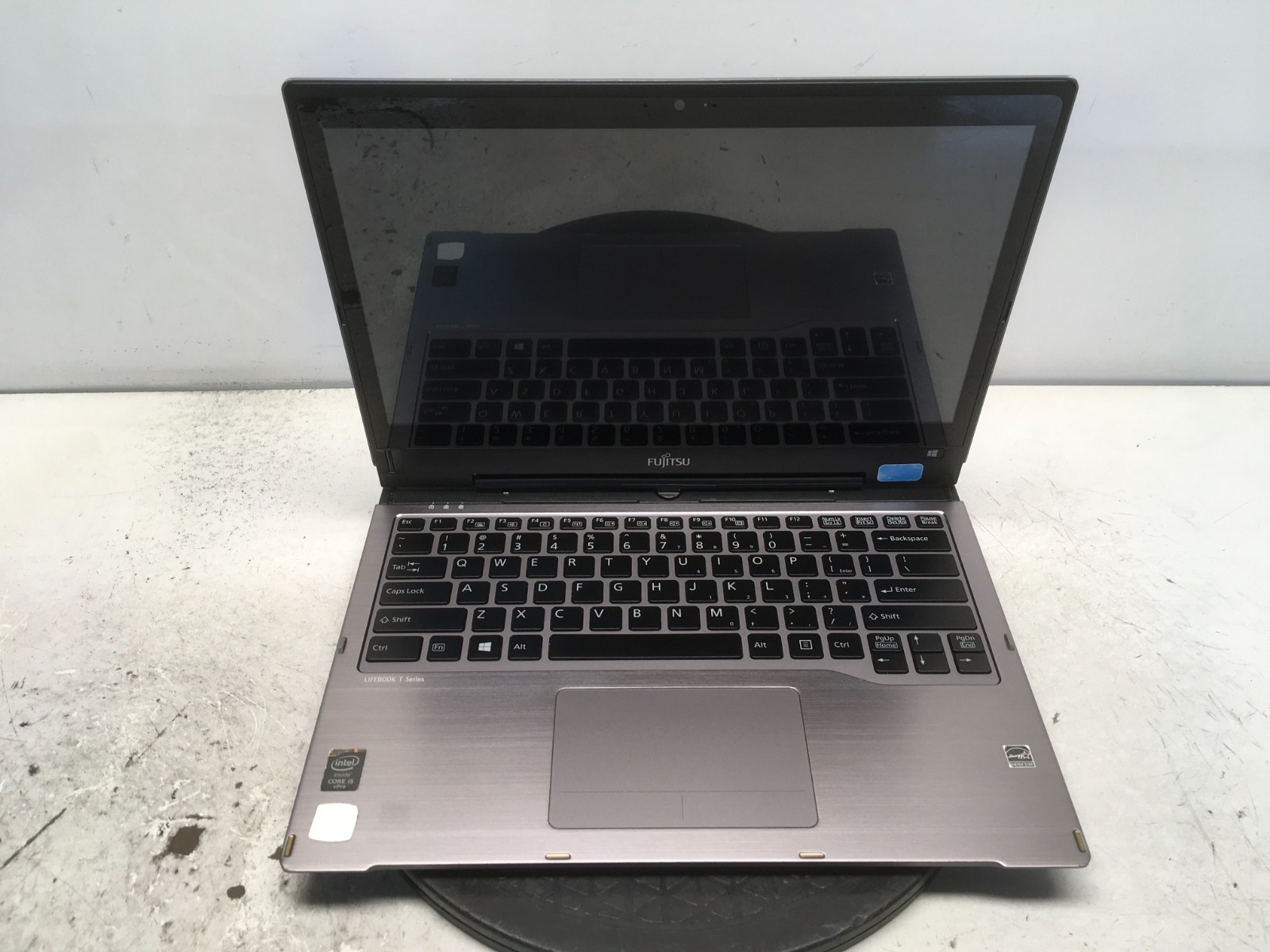 Fujitsu LifeBook T935 Intel i5-5300U 2.3GHz 2 GB NO HDD No Batt