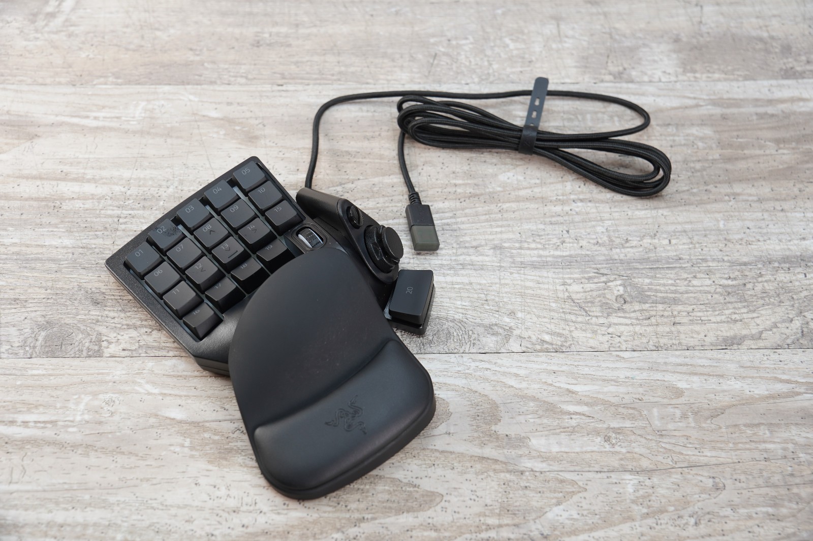 Razer Tartarus V2 (RZ07-02270100-R3U1) Chroma Gaming Keypad
