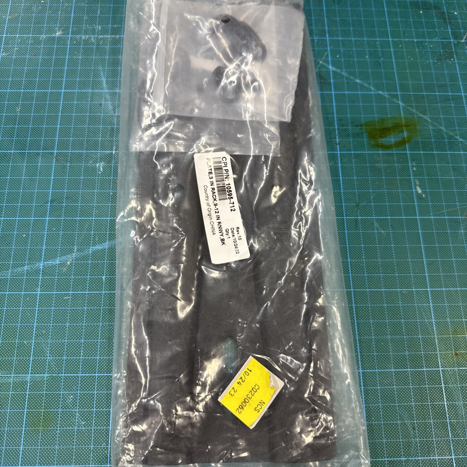 CPI 10595-712 3" Channel Rack To Runway Mounting Plate  9” to 12” Black