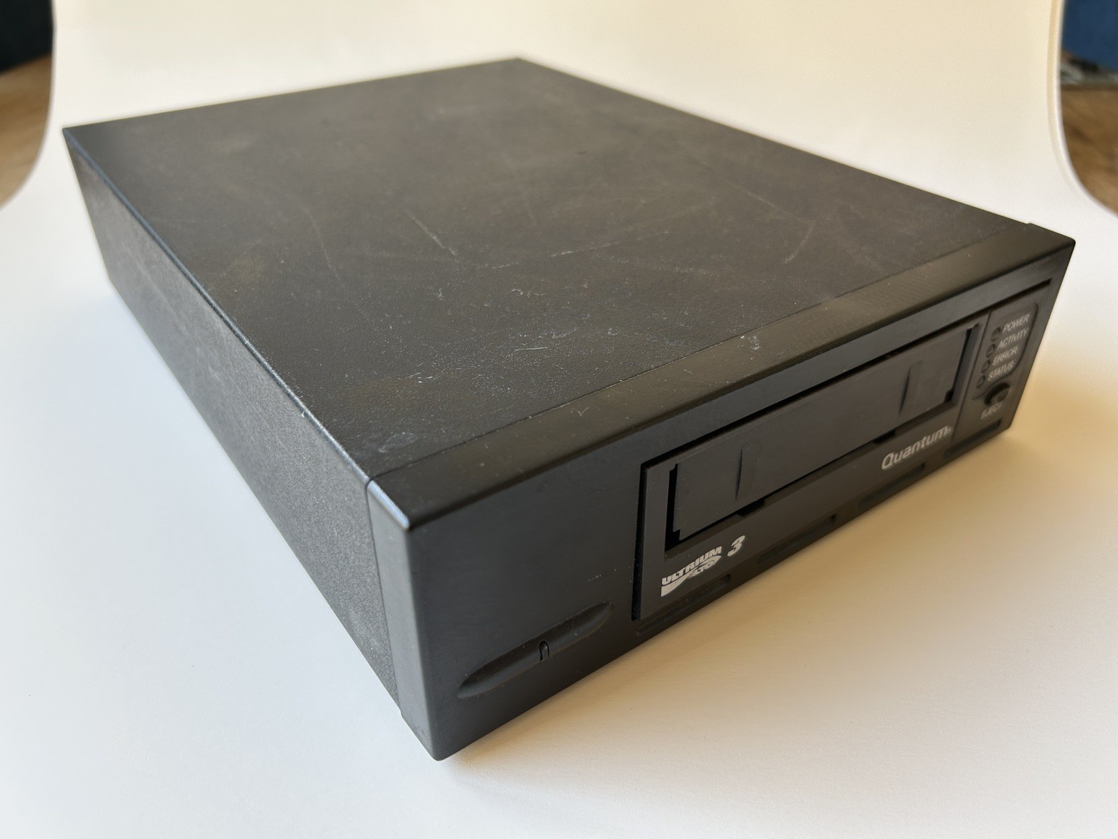 Quantum LTO-3 800Gb Tape drive EXTERNAL Ultrium3 LVD TC-L32BX TE8200-013 HH