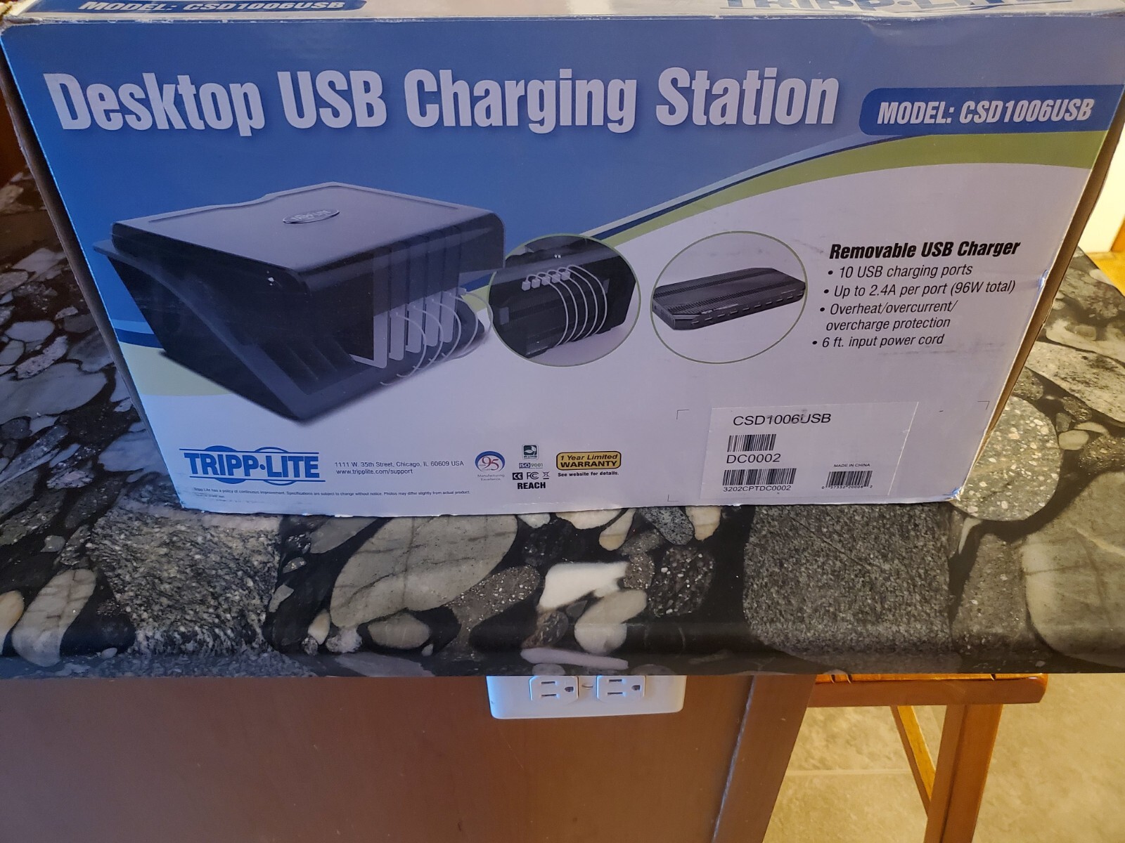 Desktop USB Charging Station by Tripp Lite (CSD1006USB), 10 devises up to 10.5"