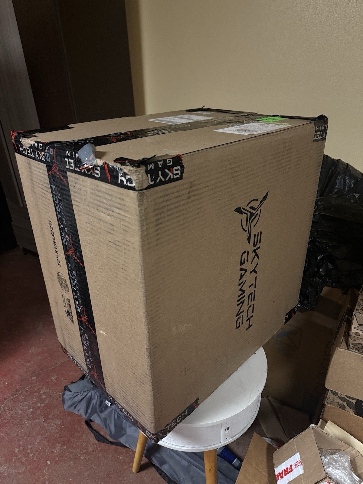 Skytech gaming PC ST-LUNAR-3165-W-UQ Nvidia RTX 5070 Ti 6400 MHz RGB 32G 1TB NVM