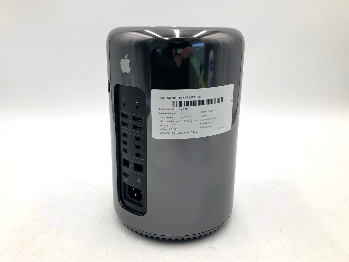 Apple | Mac Pro | 2013 | Intel Xeon E5-1620 v2 | 16GB | 256 GB SSD