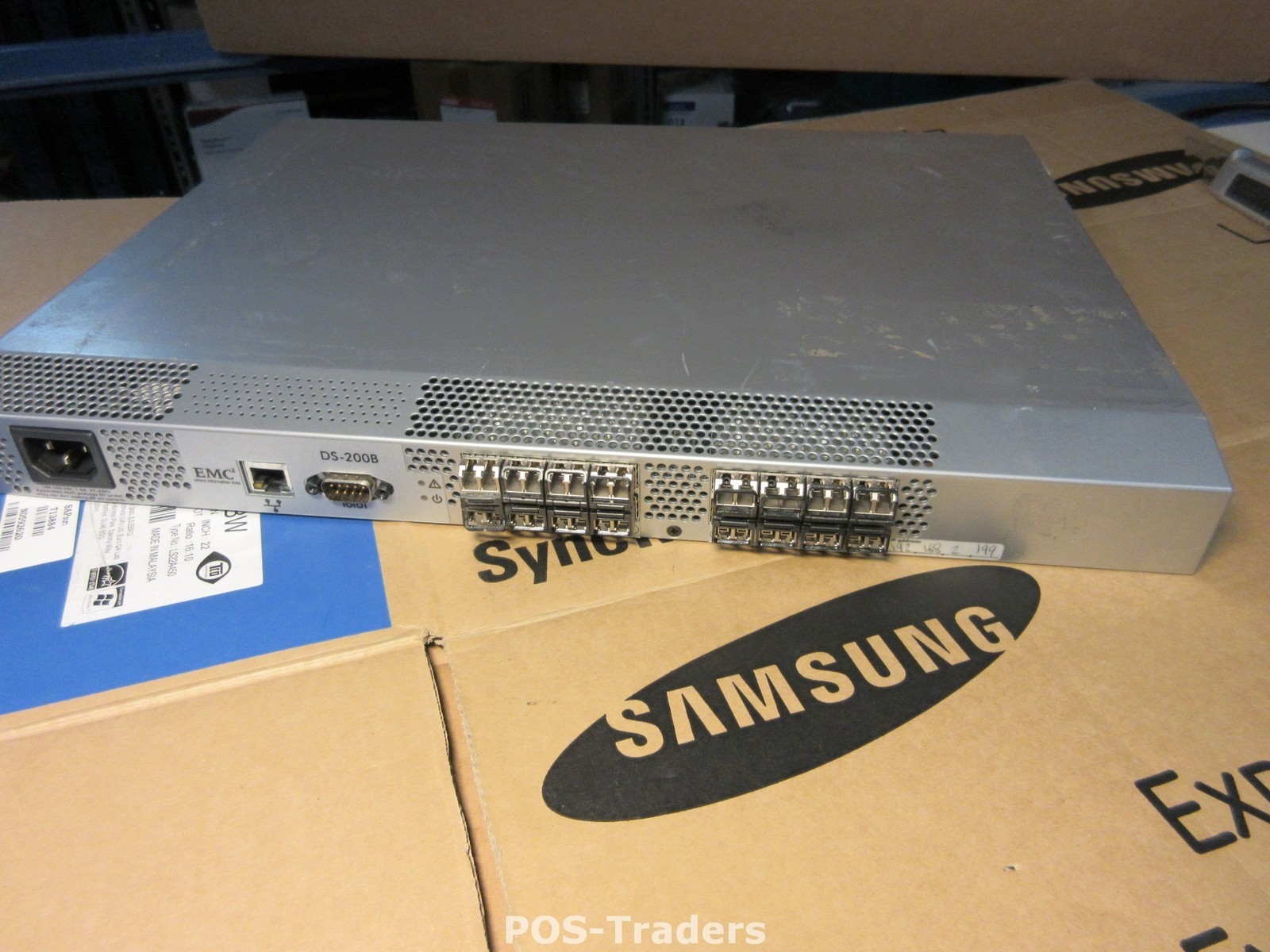 INCL 16X SFP'S Brocade / EMC DS-200B 16x Port Network Switch 100-652-024
