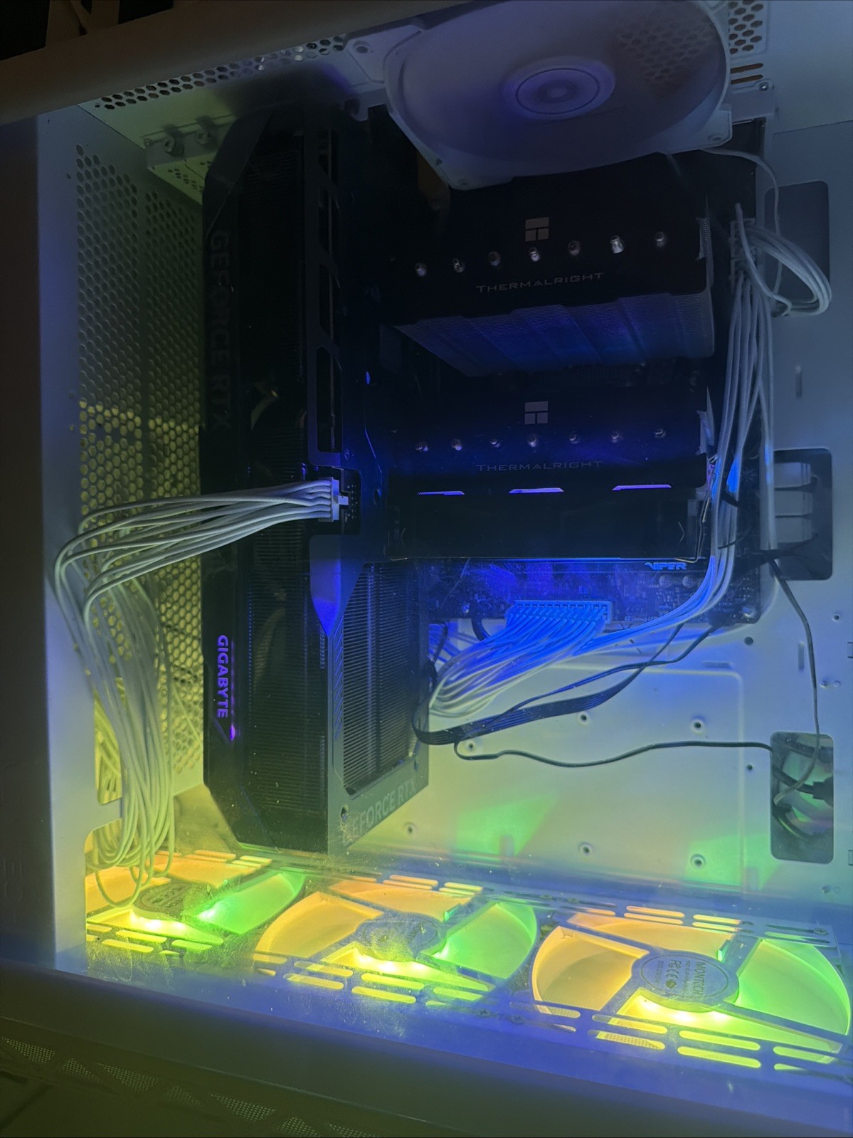 White Custom HIGH END Gaming PC, BTF, RTX 5080 | Ryzen 7 9800X3D |32GB DDR5|2TB
