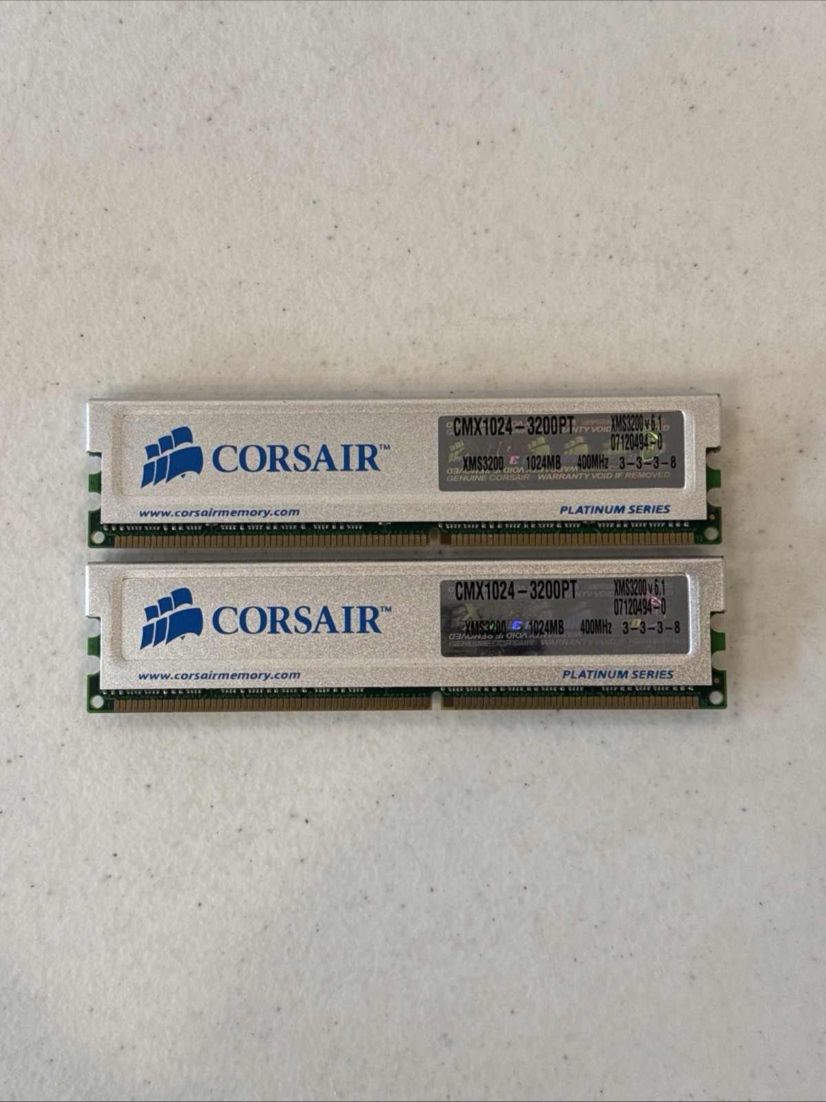 Corsair XMS CMX1024-3200PT 1GB DDR400 PC3200 184-Pin Desktop RAM Memory