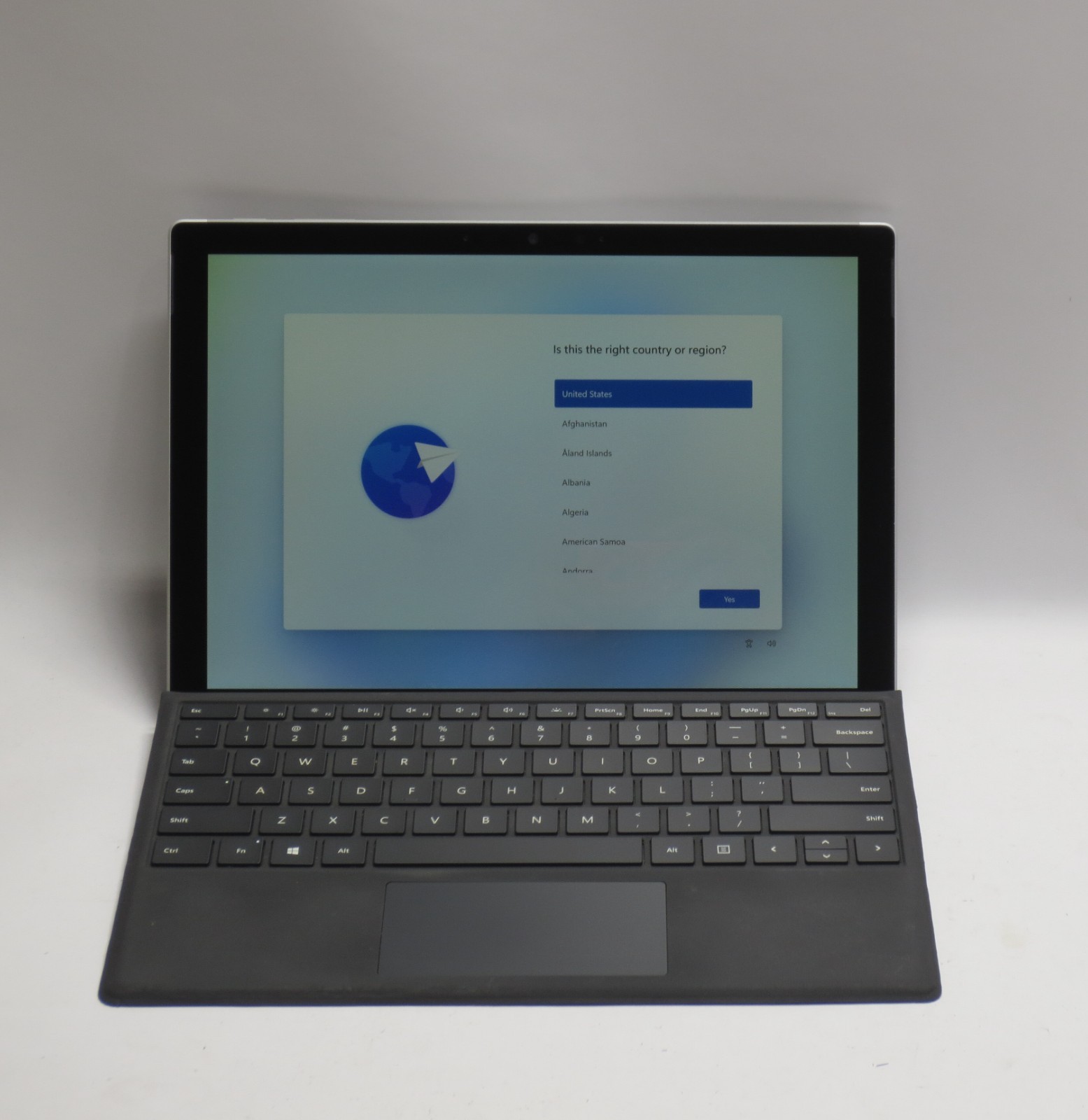 Microsoft Surface Pro 4 1724 2.4GHz i5-6300U, 8GB RAM, 256GB SSD, WIN11, Touch