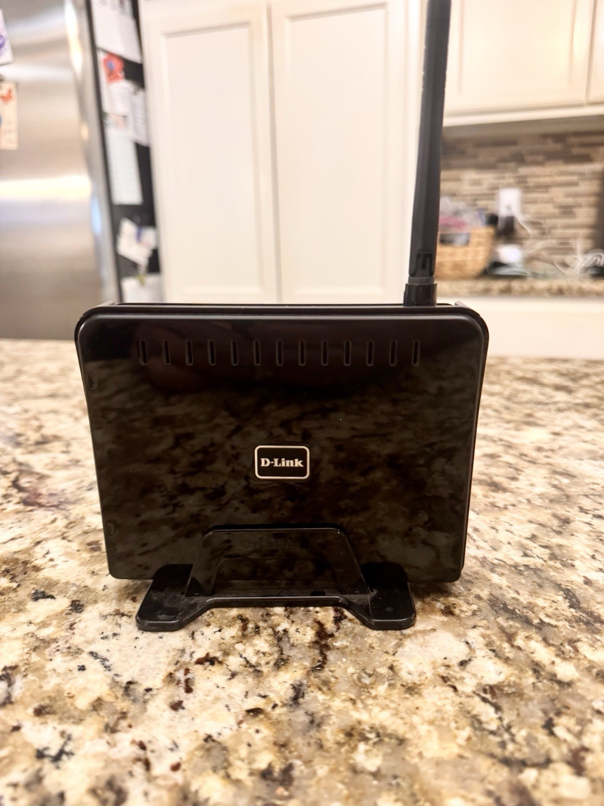 D-Link N150 Home 150 Mbps 4-Port 10/100 Wireless N Router (DIR-601)