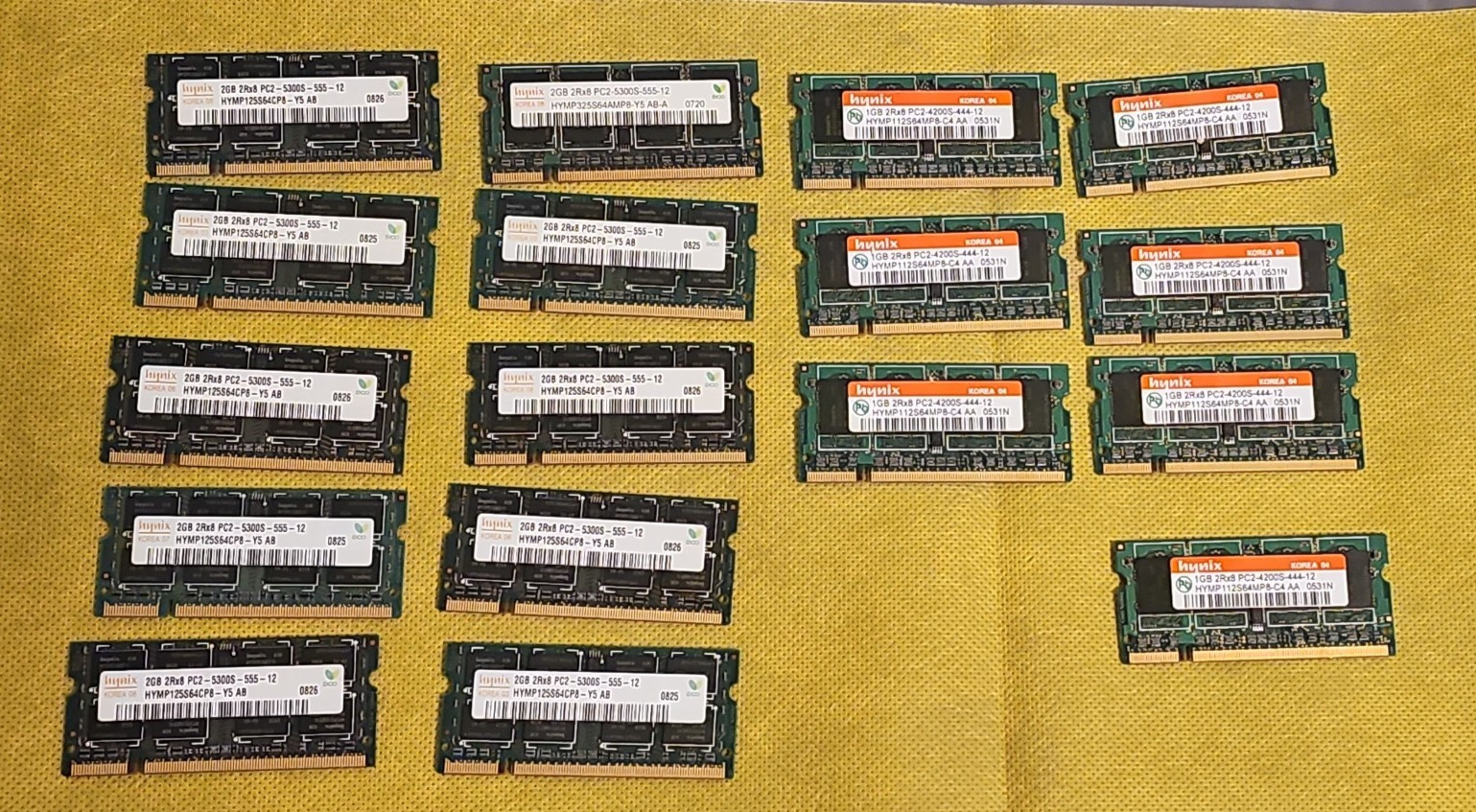 Lot of (10) Hynix 2GB RAM 2Rx8 PC2-5300S-555-12  & (7) 1GB 2Rx8 PC2-4200s-444-12