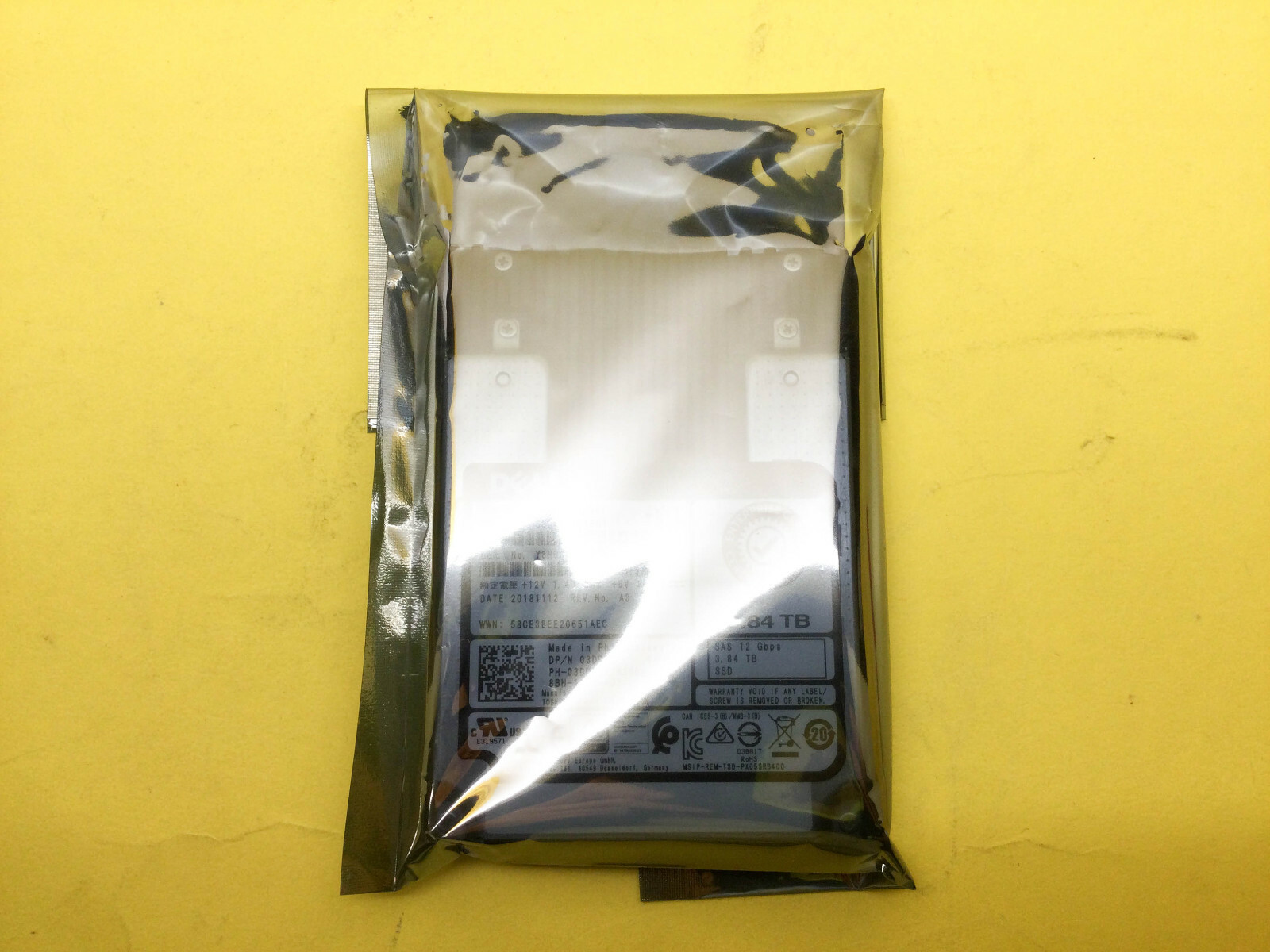 3DDFT DELL 3.84TB SAS 12Gbps Mixed Use 2.5'' SSD PX05SVB384Y 03DDFT New