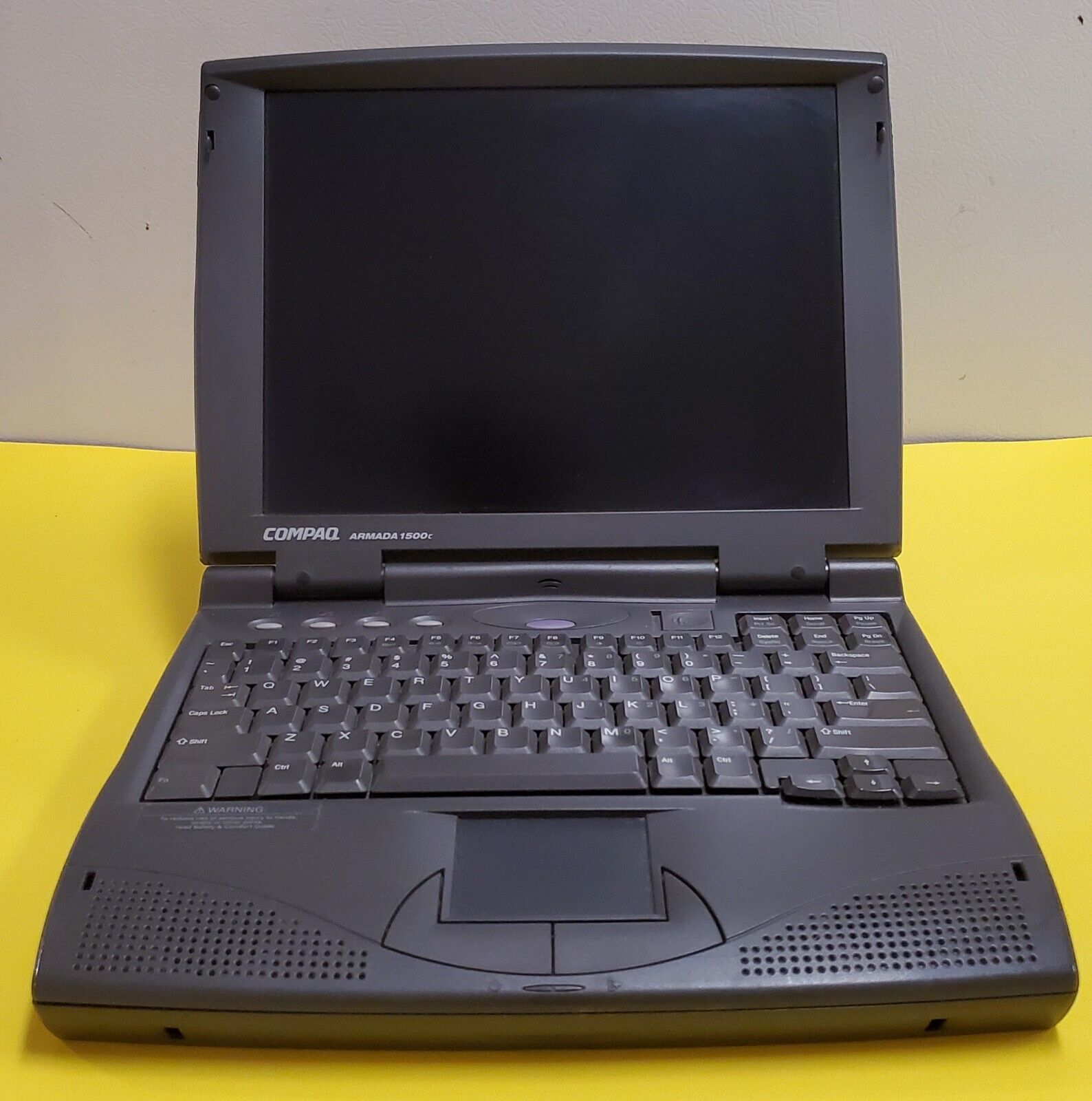 Nice Vintage Compaq Armada 1500c Laptop Computer - Untested - Sold 
