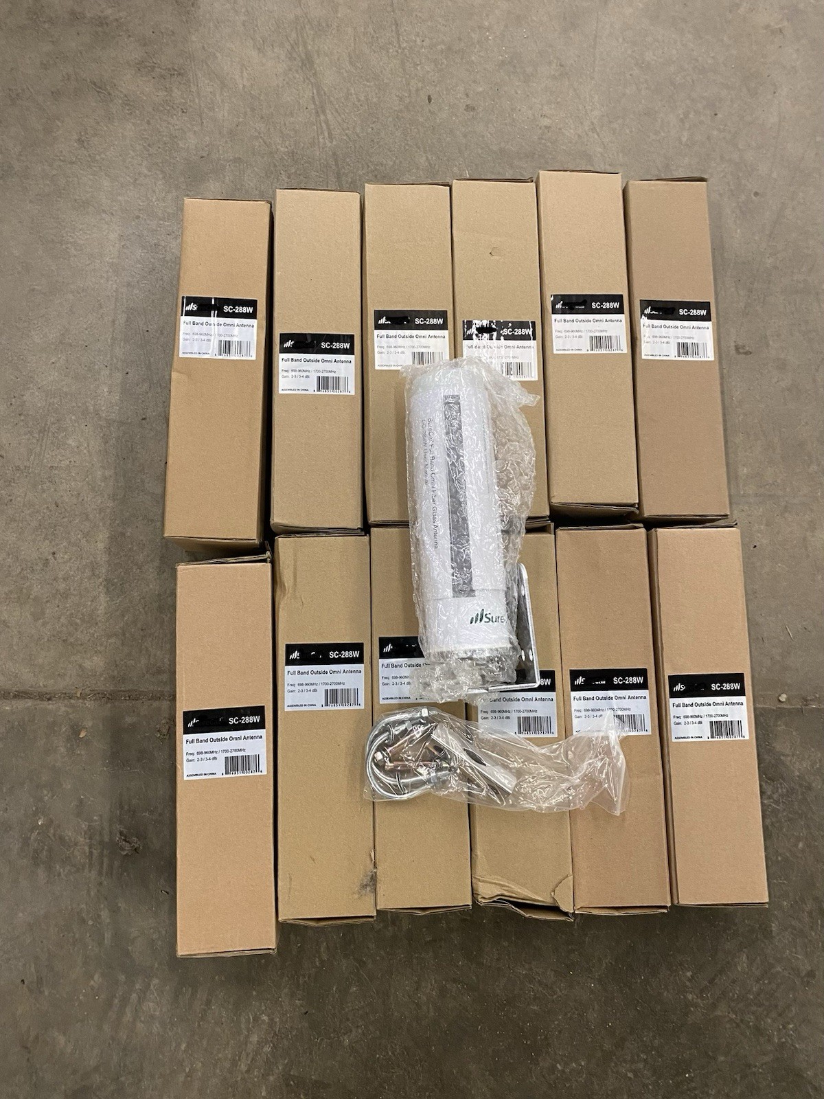 Full Band Outside Omni Antenna With Bracket And Hardware