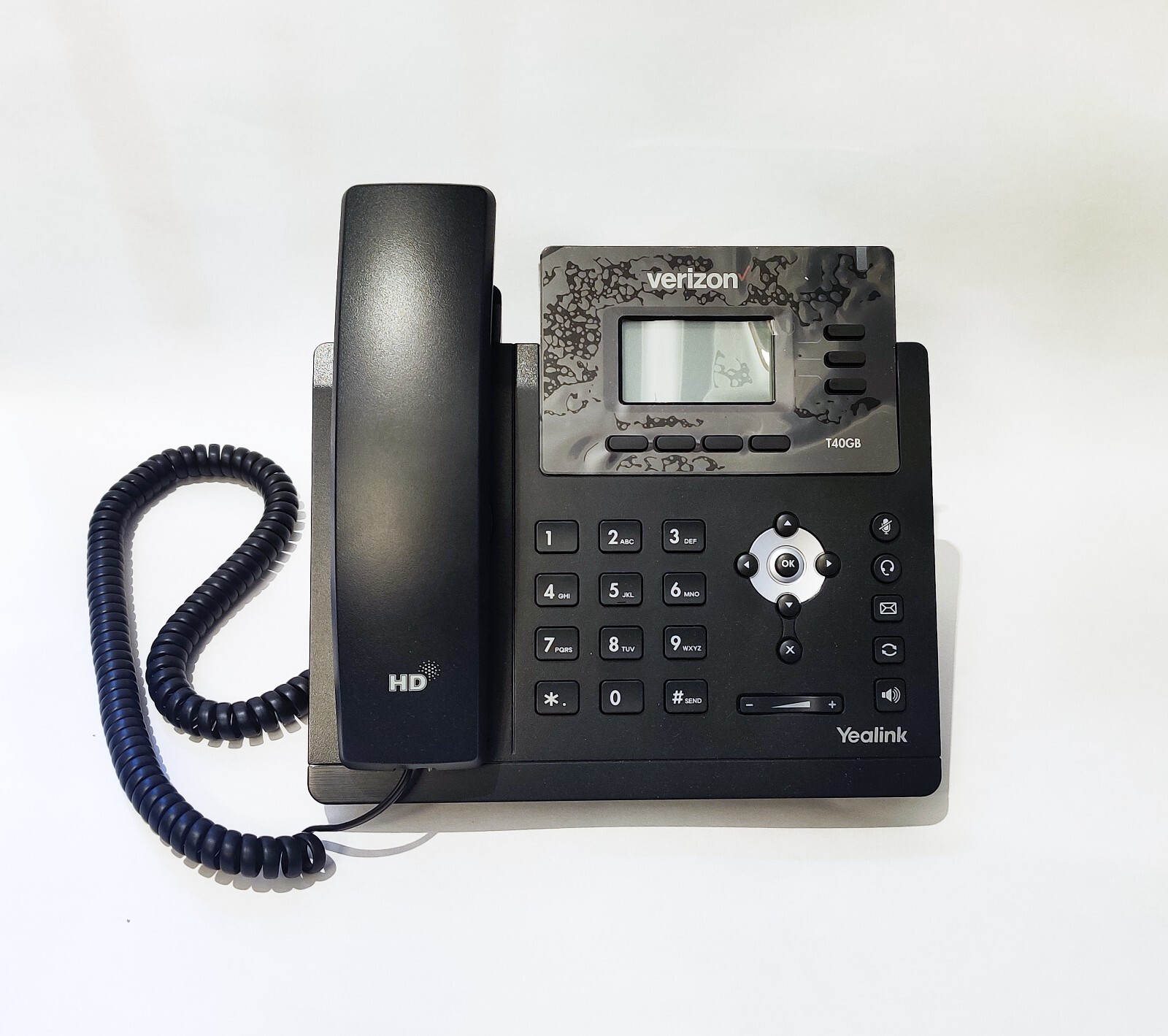 Yealink 3-Line IP Phone with 2.3" LCD, Dual-Port Gigabit Ethernet: SIP-T40G(B)
