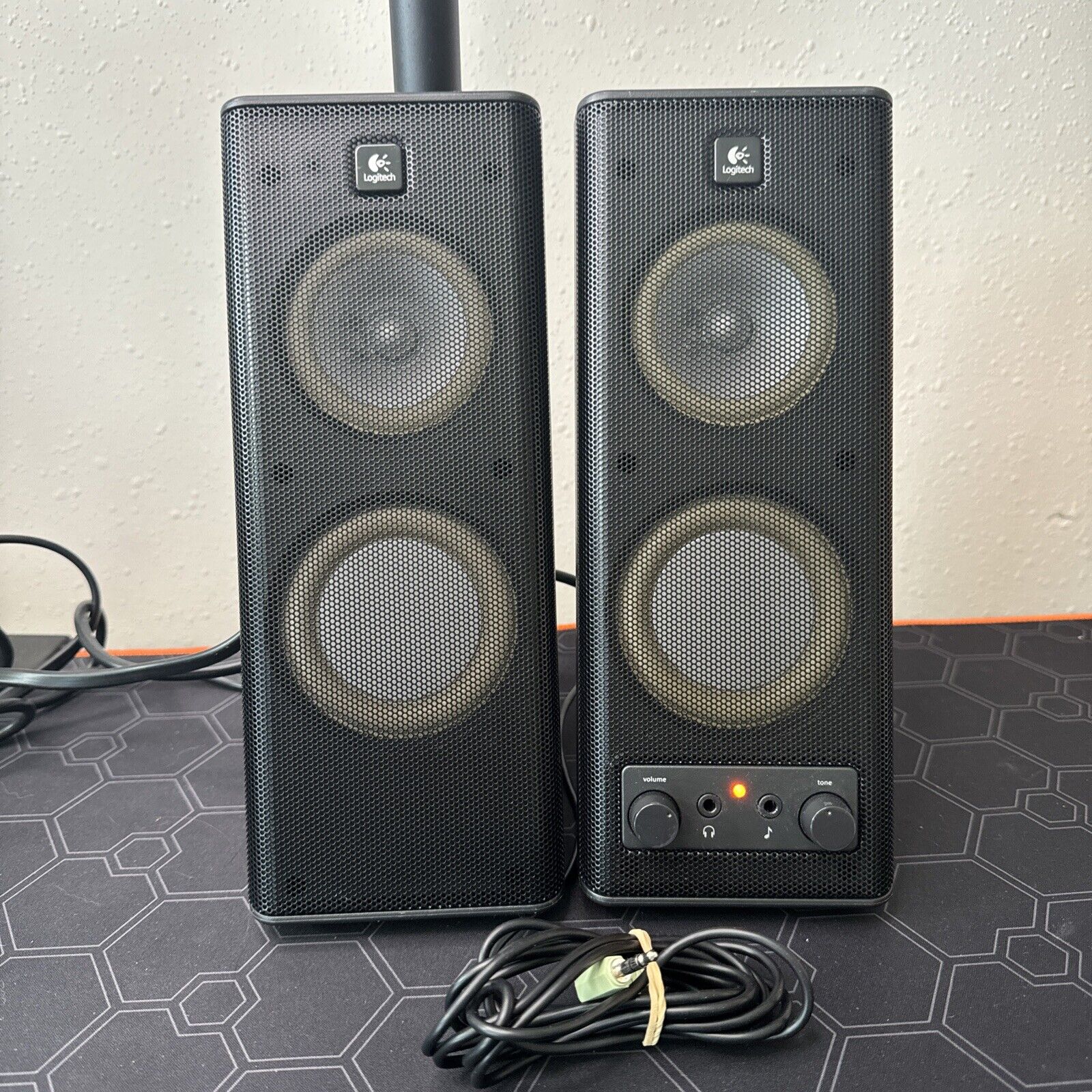 Logitech X-140 Computer Speakers 2.0 Speakers 5 Watt Used