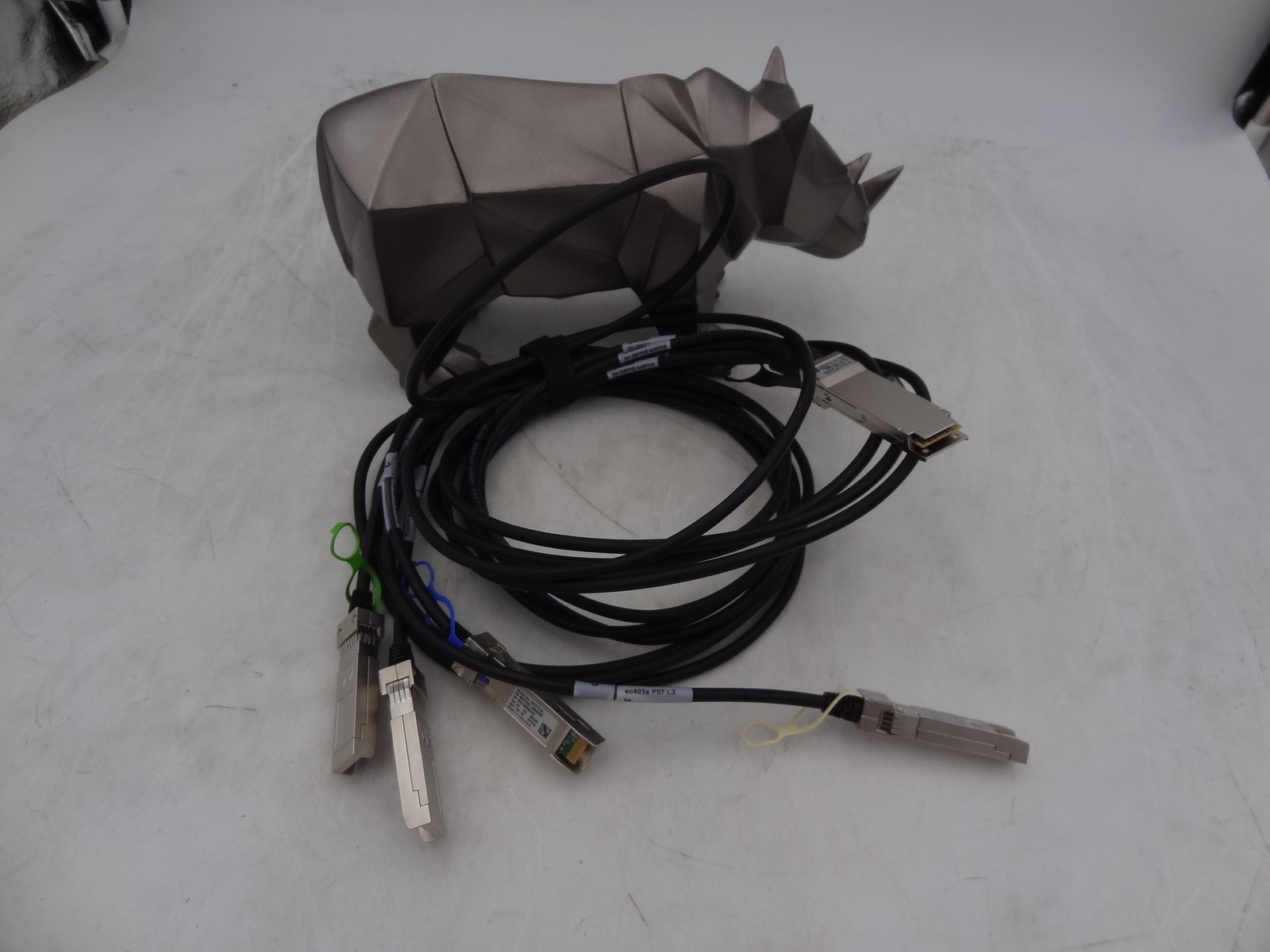 Mellanox MCP7F00-A002R30N ETH 100GbE to 4x25GbE, QSFP28 to 4xSFP28, 2m Passive C