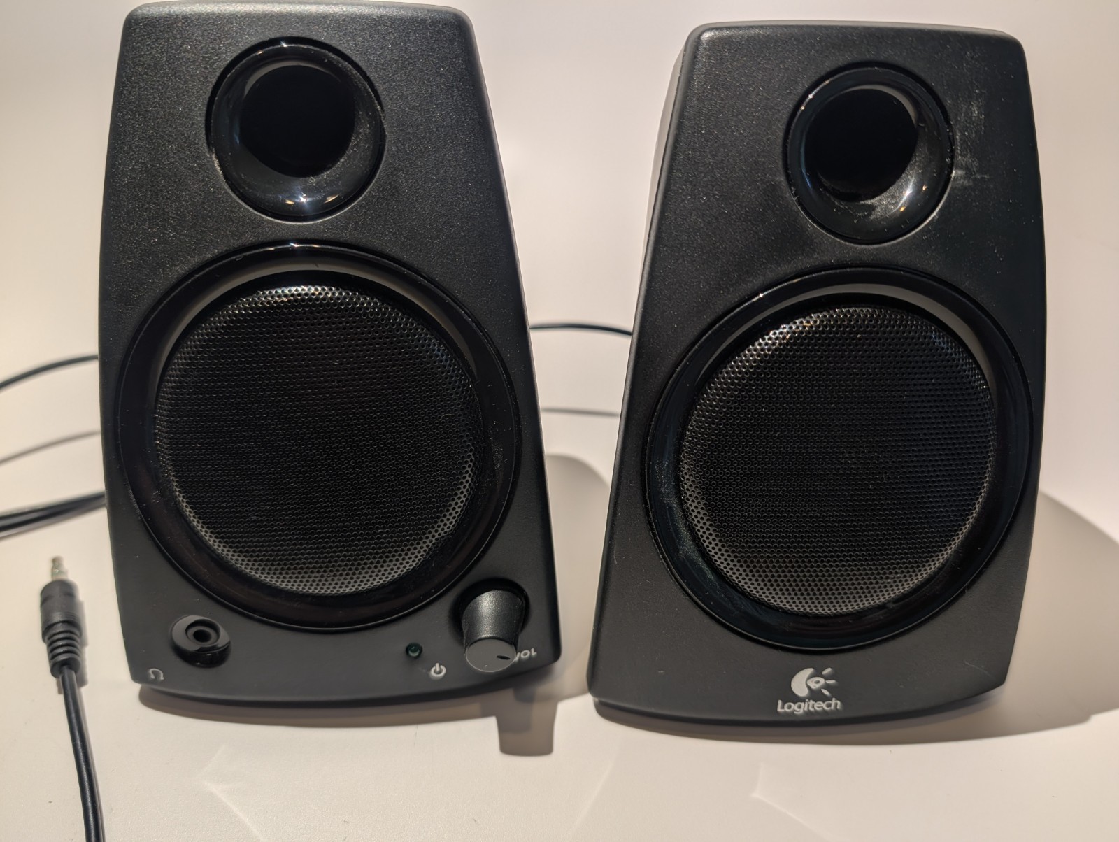 Logitech Z130 Compact 2.0 Stereo Speakers 3.5mm Jack Black
