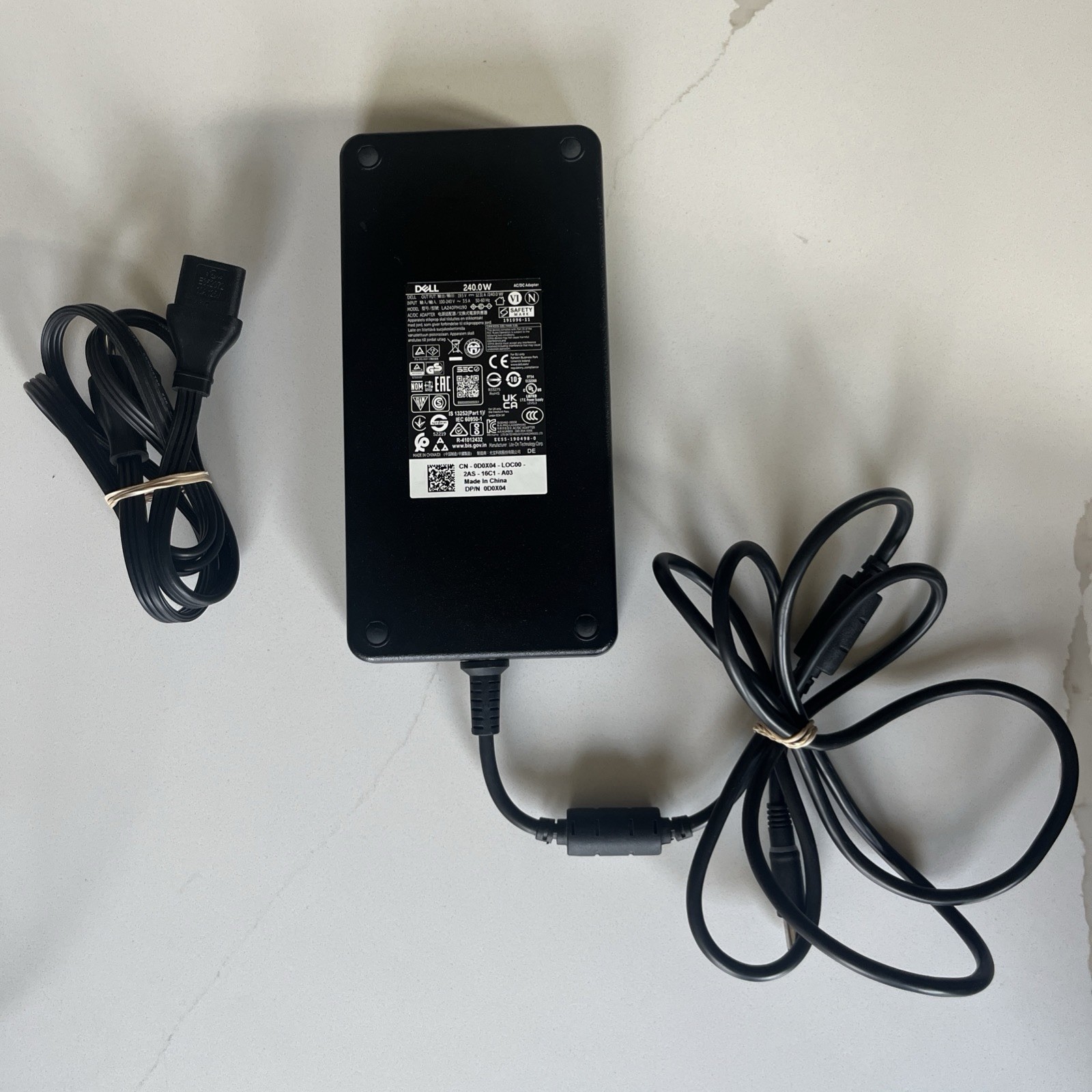 Original Dell AC Adapter GA240PE1-00 19.5V 240W 0FWCRC Laptop Charger