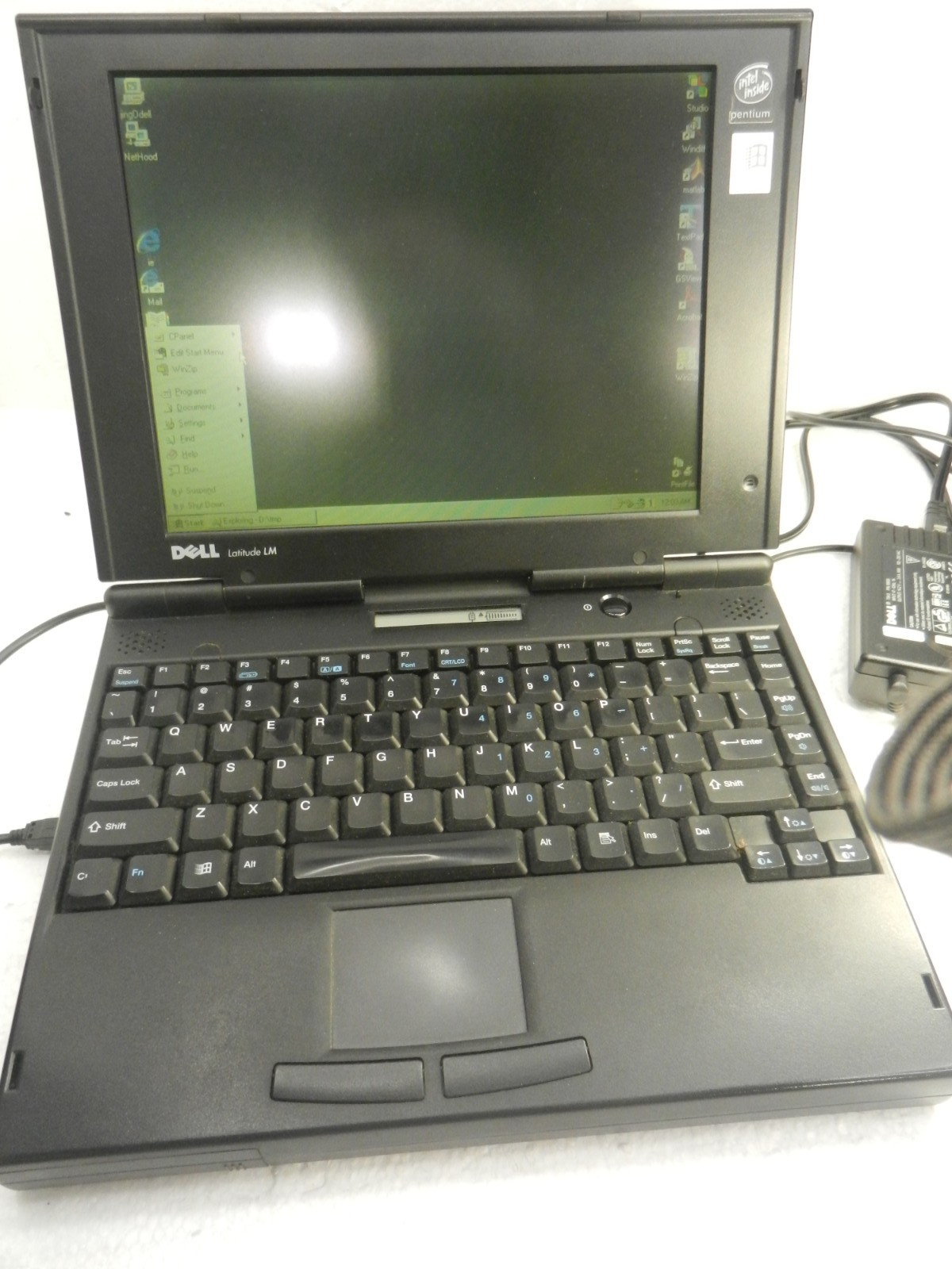 SUPER VINTAGE - DELL Latitude LM P-100SD Pentium 100Mhz LAPTOP - Windows 95