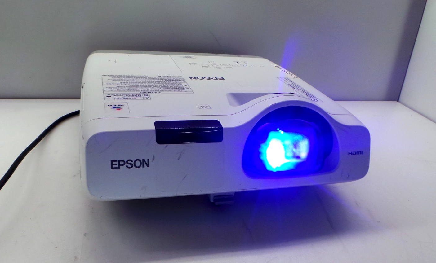 Epson PowerLite 530 3LCD Projector 3200 Lumens [Lamp Hrs: 1489 H] - NO Remote