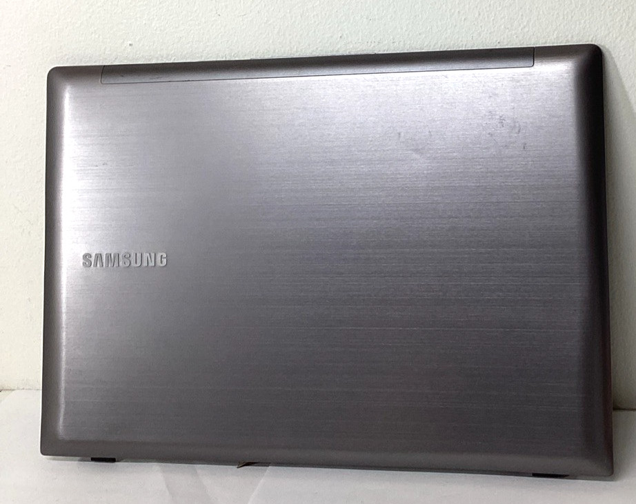SAMSUNG NP-QX411-W01UB LCD Back Cover Top Lid BA75-03205B with Wi-Fi Cable