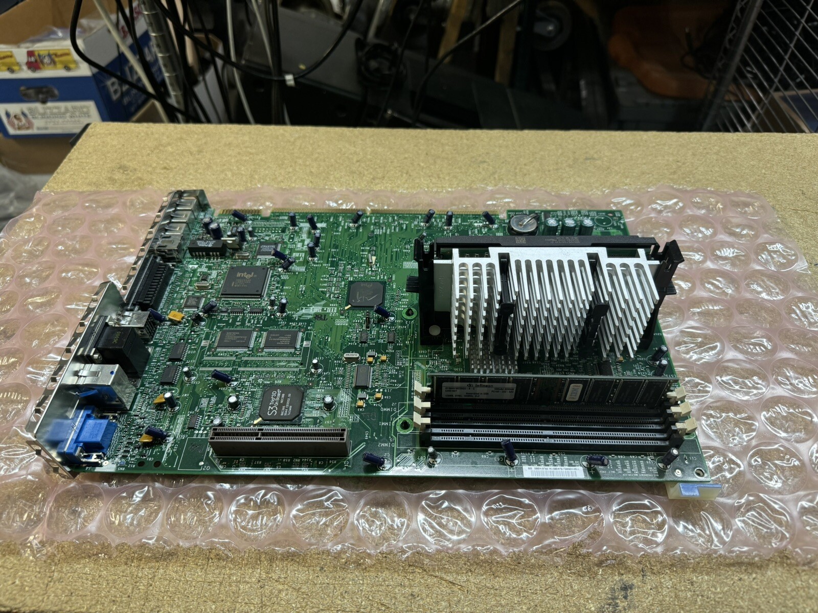 IBM 61H2600 Netfinity 1000 / 3000 System Board w/ PIII SL35E 128MB & I/O Plate