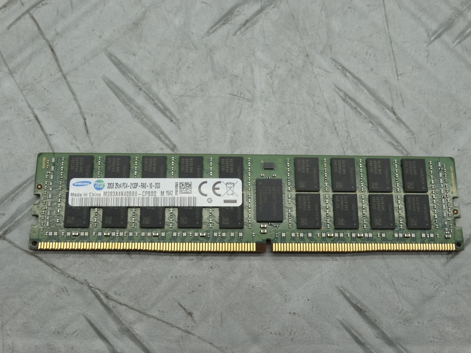 Samsung 32GB 2Rx4 PC4-2133P-RA0-10-DC0 Server Memory M393A4K40BB0-CPB0Q